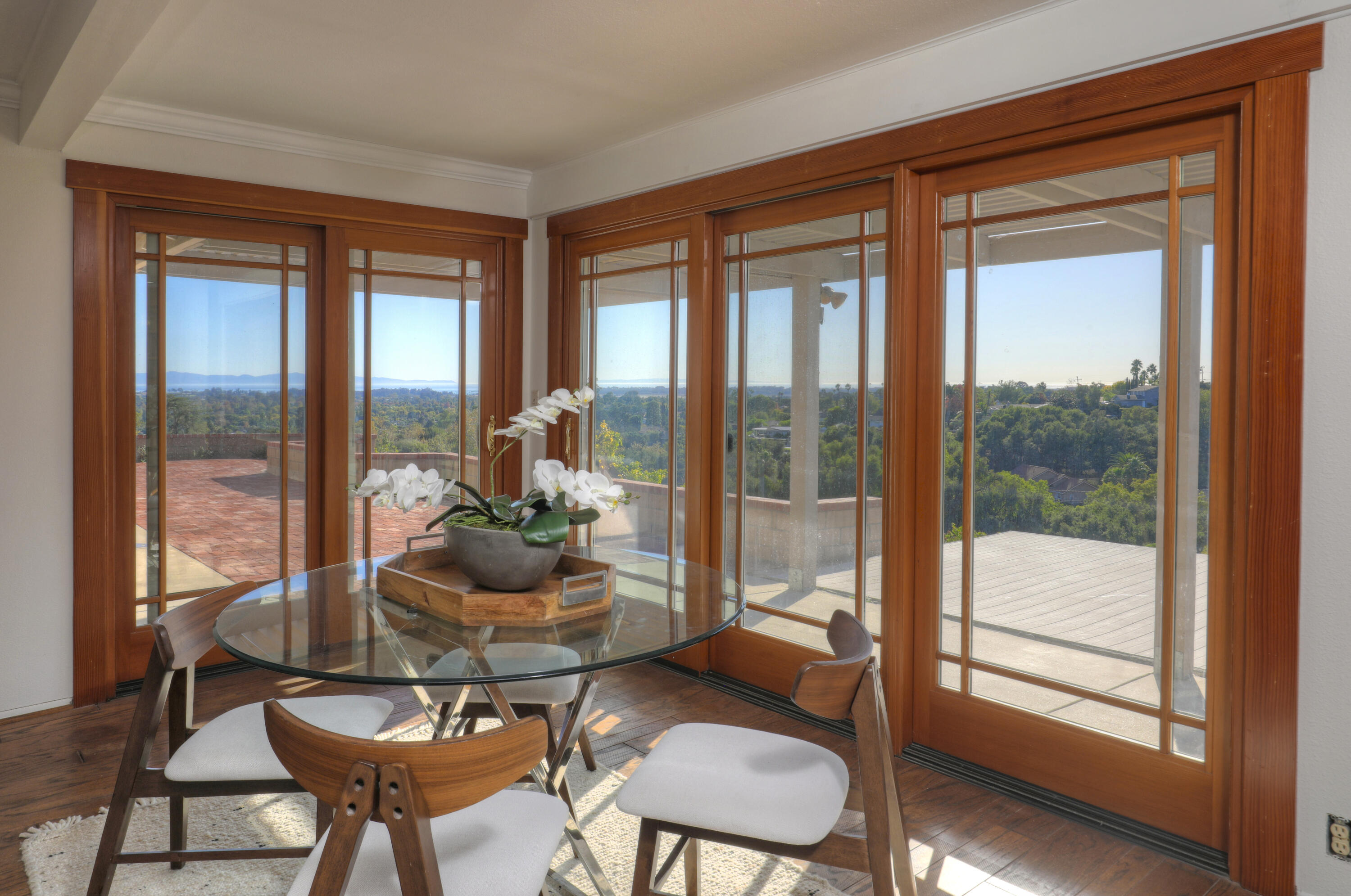 Santa Barbara, California 93111, United States, 4 Bedrooms Bedrooms, ,3 BathroomsBathrooms,Residential,Pending,237516