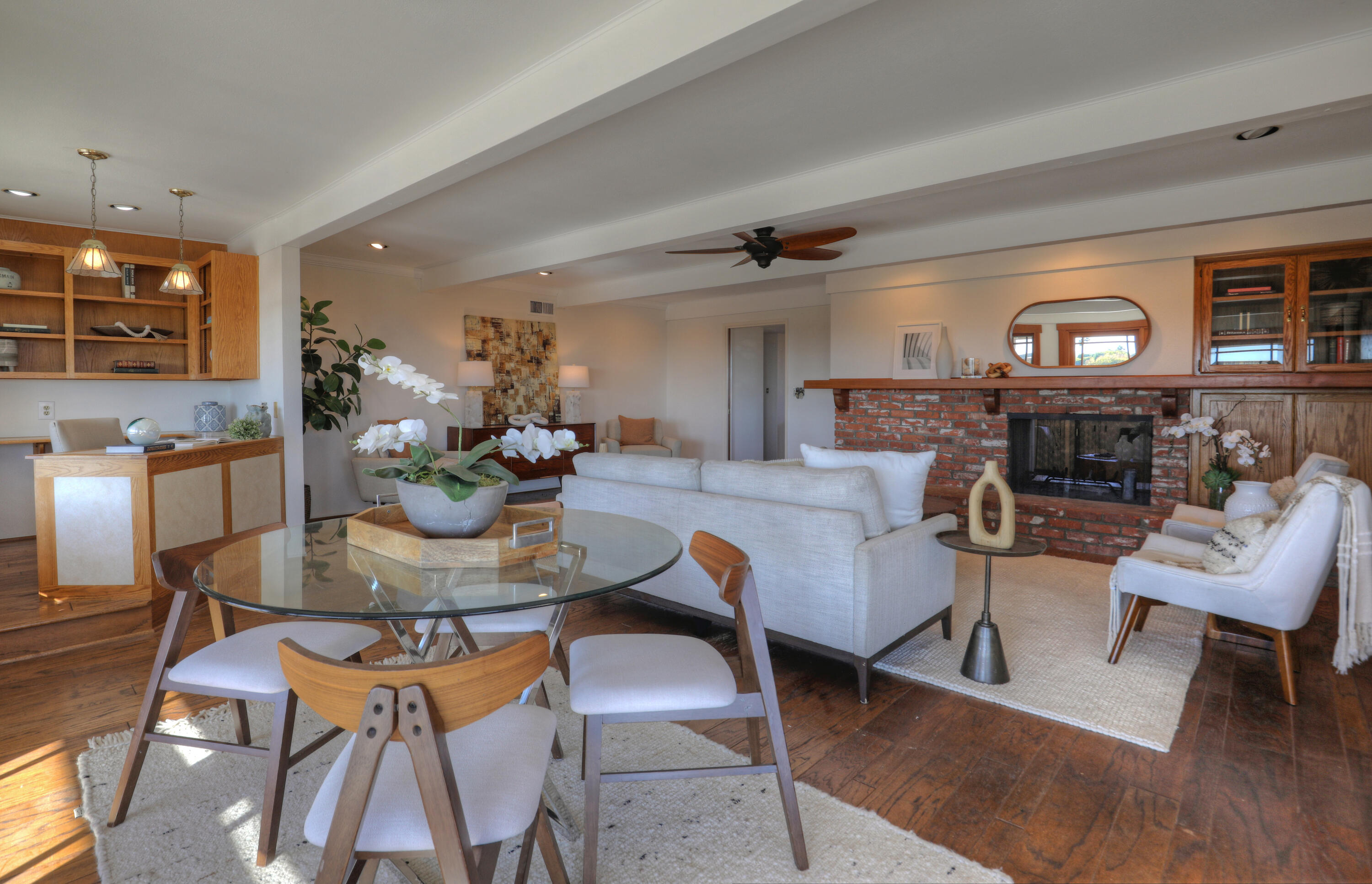 Santa Barbara, California 93111, United States, 4 Bedrooms Bedrooms, ,3 BathroomsBathrooms,Residential,Pending,237516