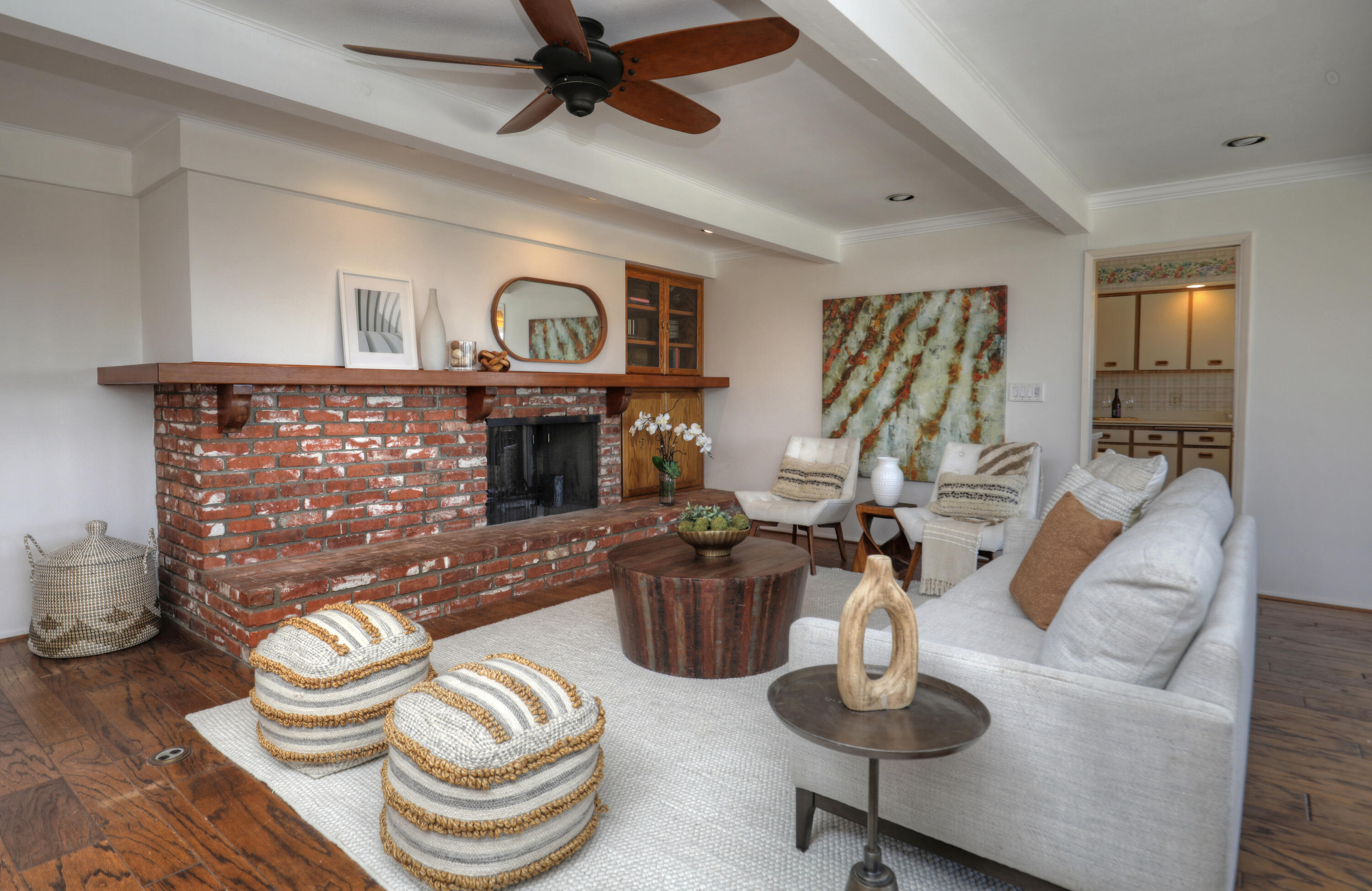 Santa Barbara, California 93111, United States, 4 Bedrooms Bedrooms, ,3 BathroomsBathrooms,Residential,Pending,237516