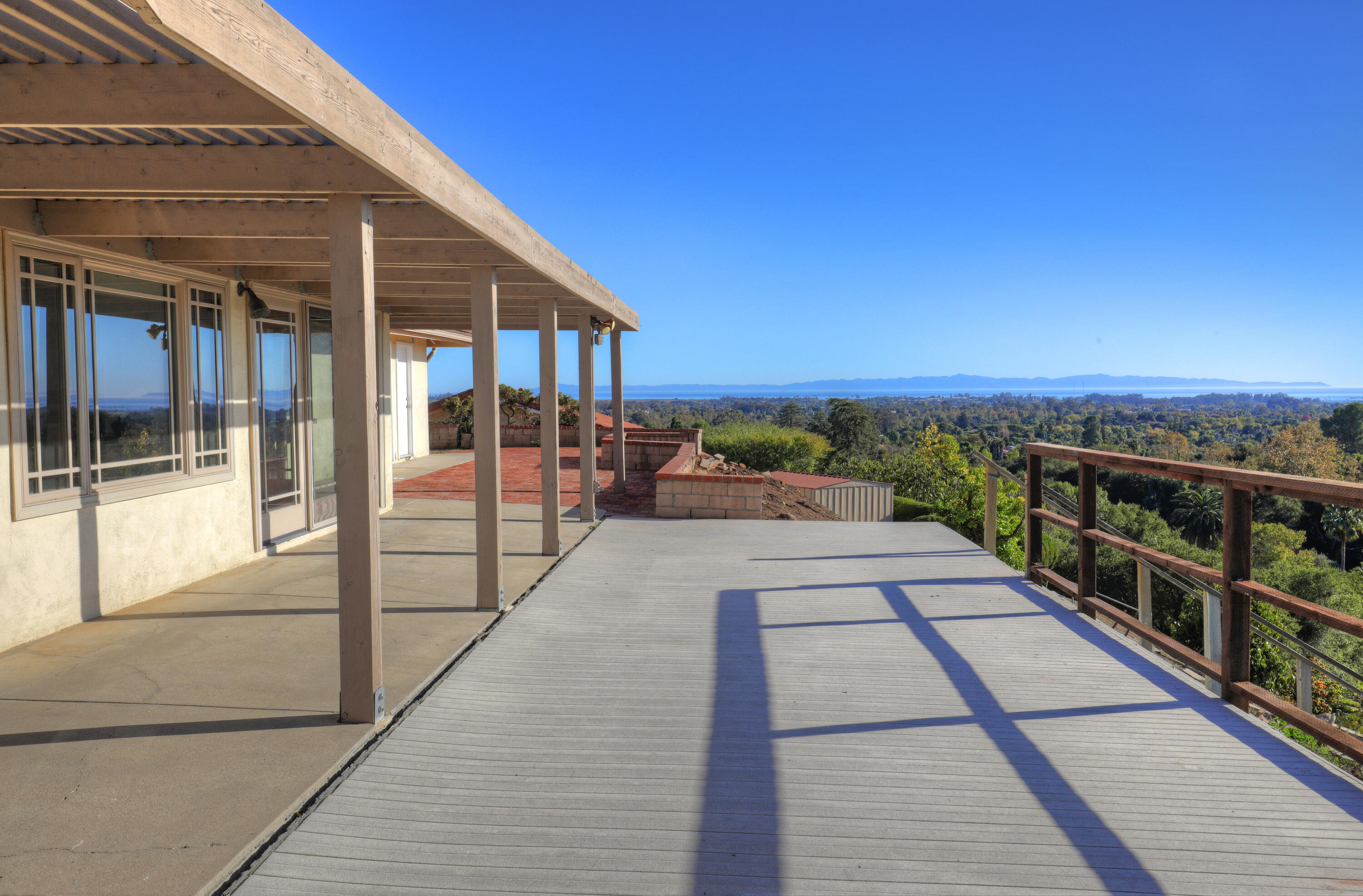 Santa Barbara, California 93111, United States, 4 Bedrooms Bedrooms, ,3 BathroomsBathrooms,Residential,Pending,237516