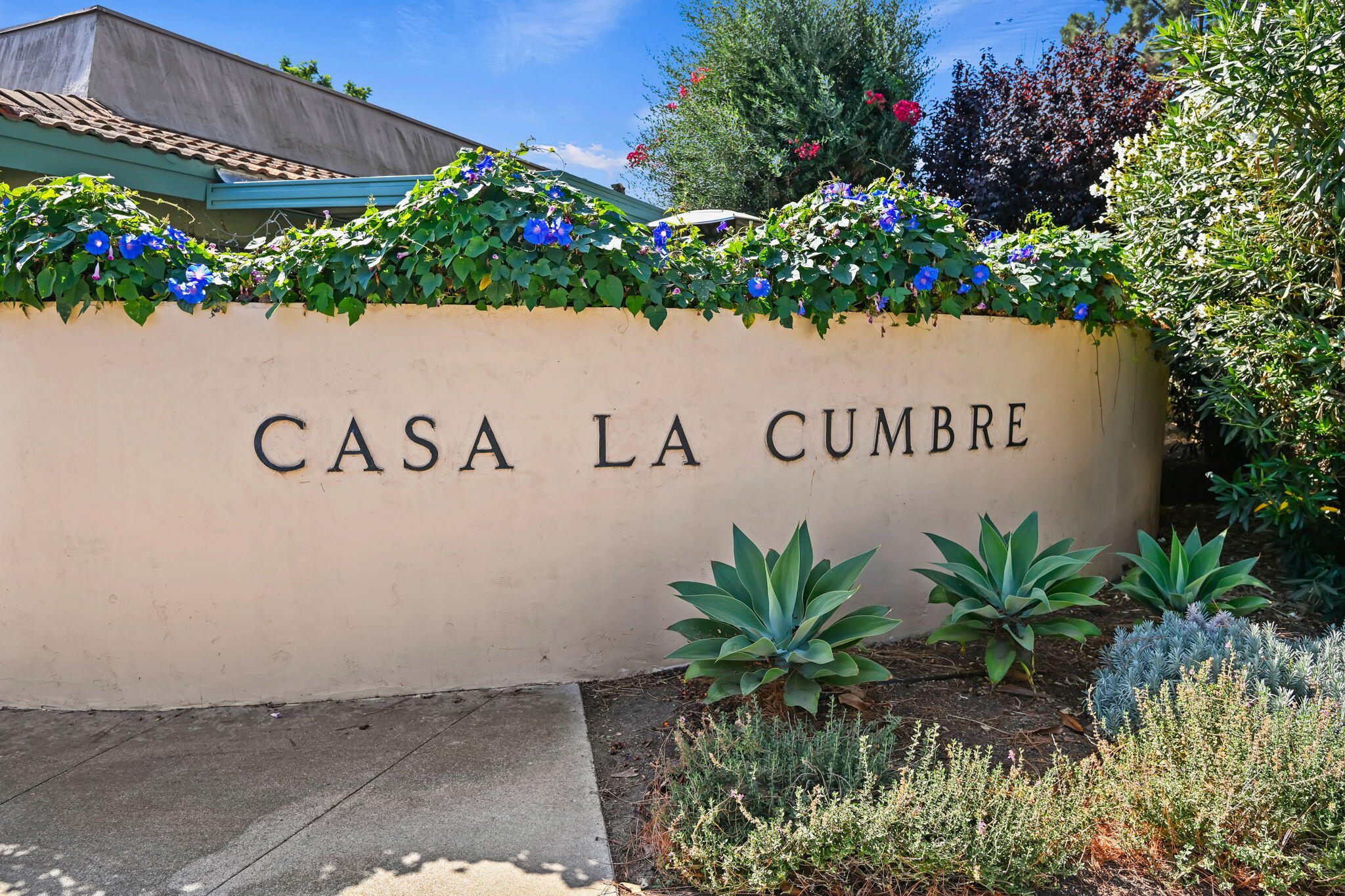 106 La Cumbre Circle