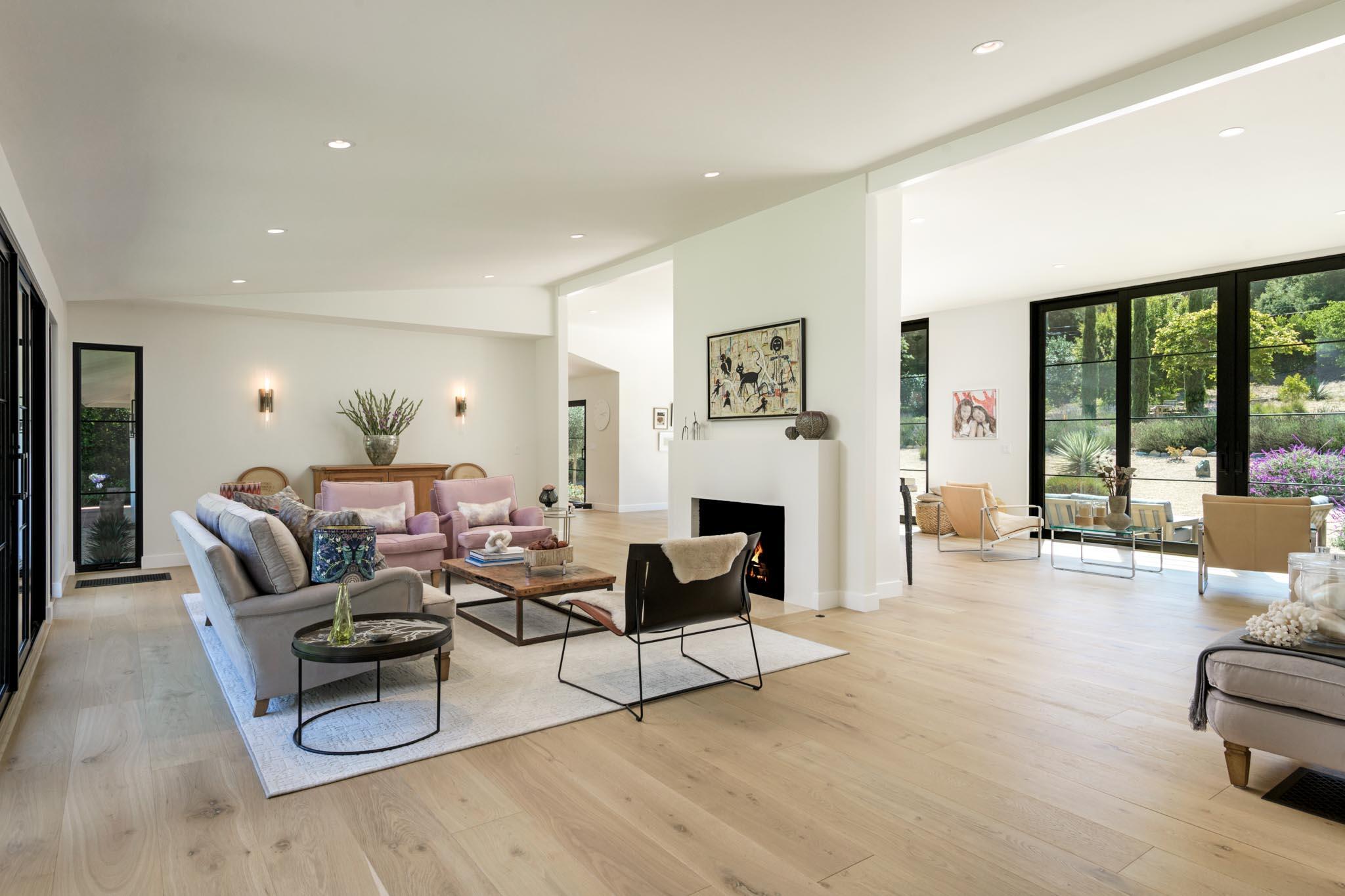 939 Las Palmas Drive