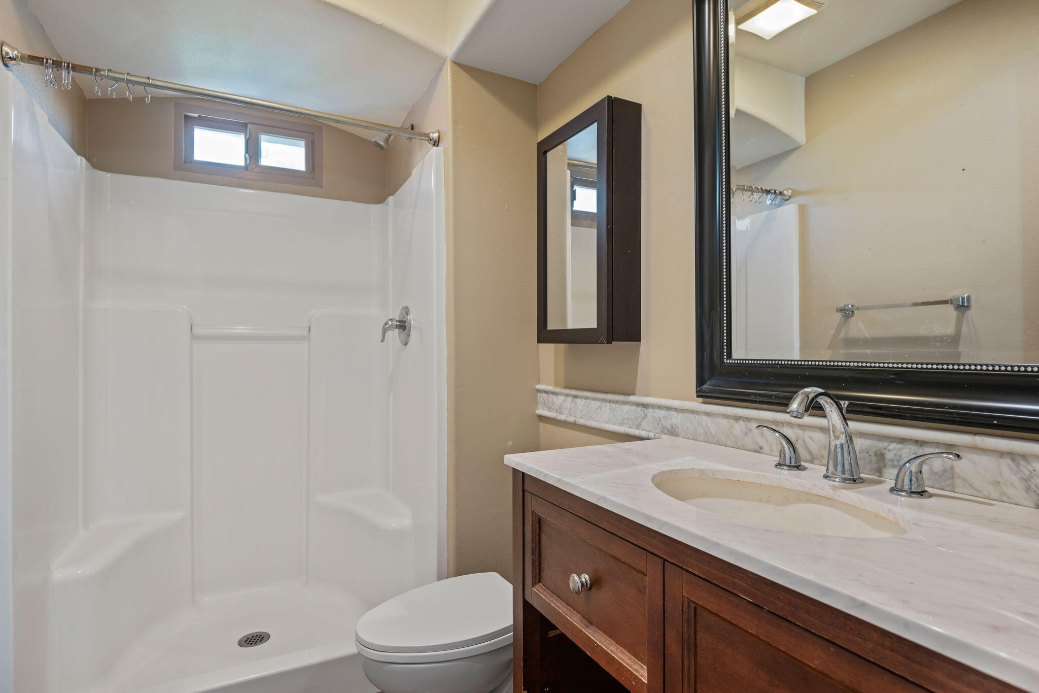 Santa Barbara, California 93101, United States, 6 Bedrooms Bedrooms, ,6 BathroomsBathrooms,Residential,Active,214836