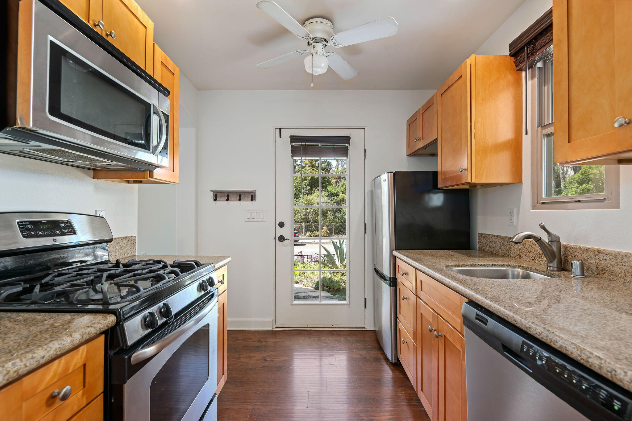 Santa Barbara, California 93101, United States, 6 Bedrooms Bedrooms, ,6 BathroomsBathrooms,Residential,Active,214836