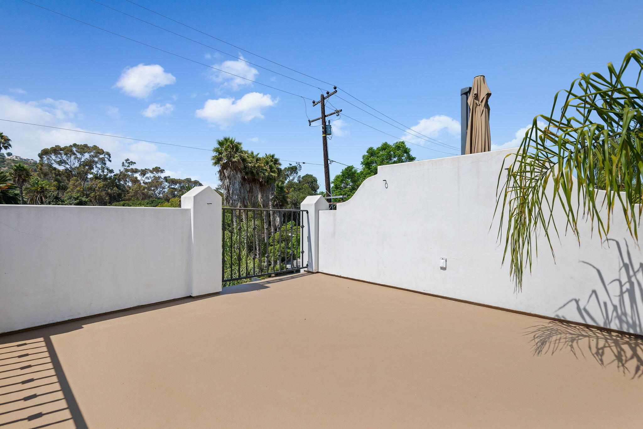 Santa Barbara, California 93101, United States, 6 Bedrooms Bedrooms, ,6 BathroomsBathrooms,Residential,Active,214836