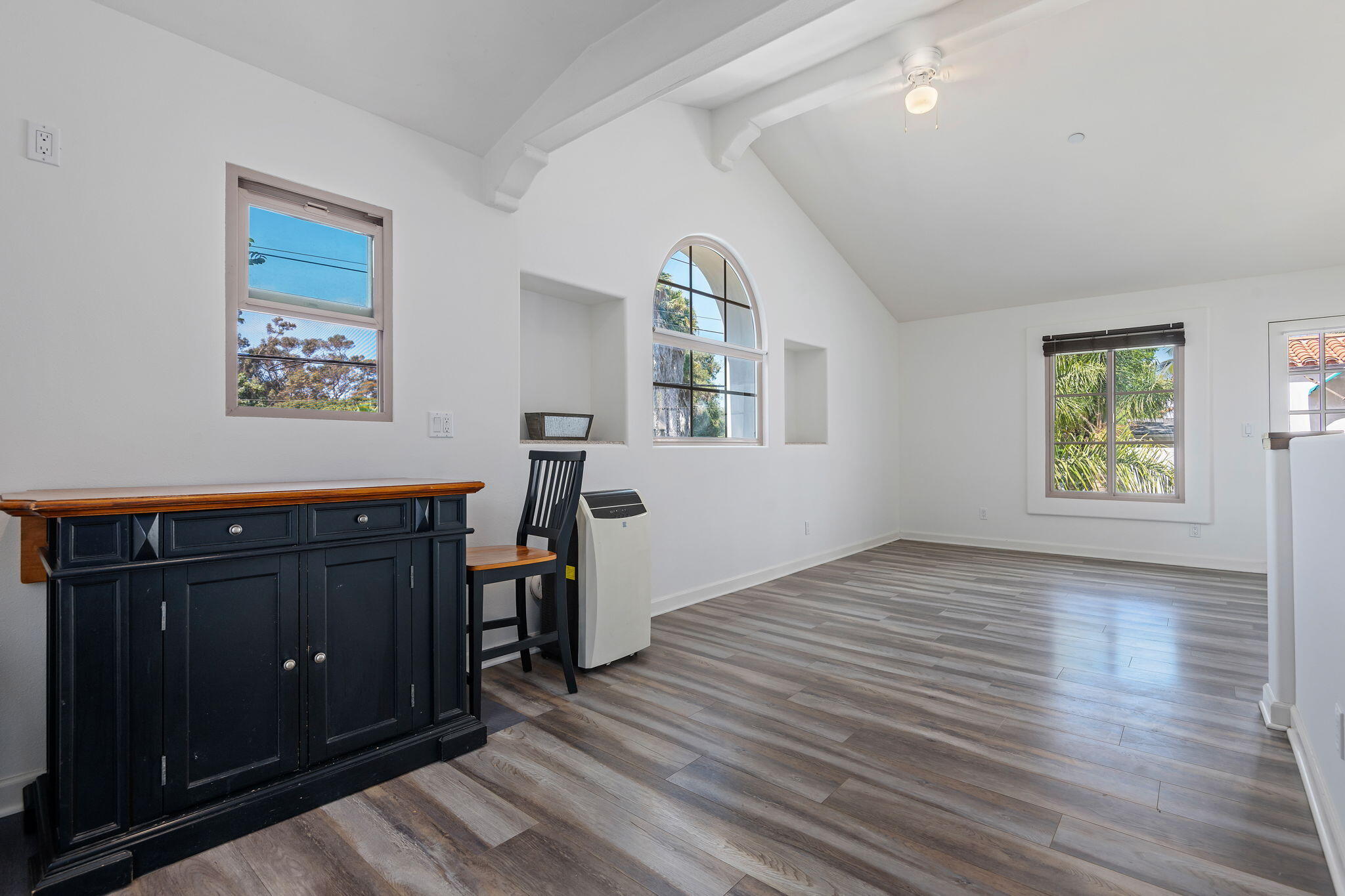 Santa Barbara, California 93101, United States, 6 Bedrooms Bedrooms, ,6 BathroomsBathrooms,Residential,Active,214836