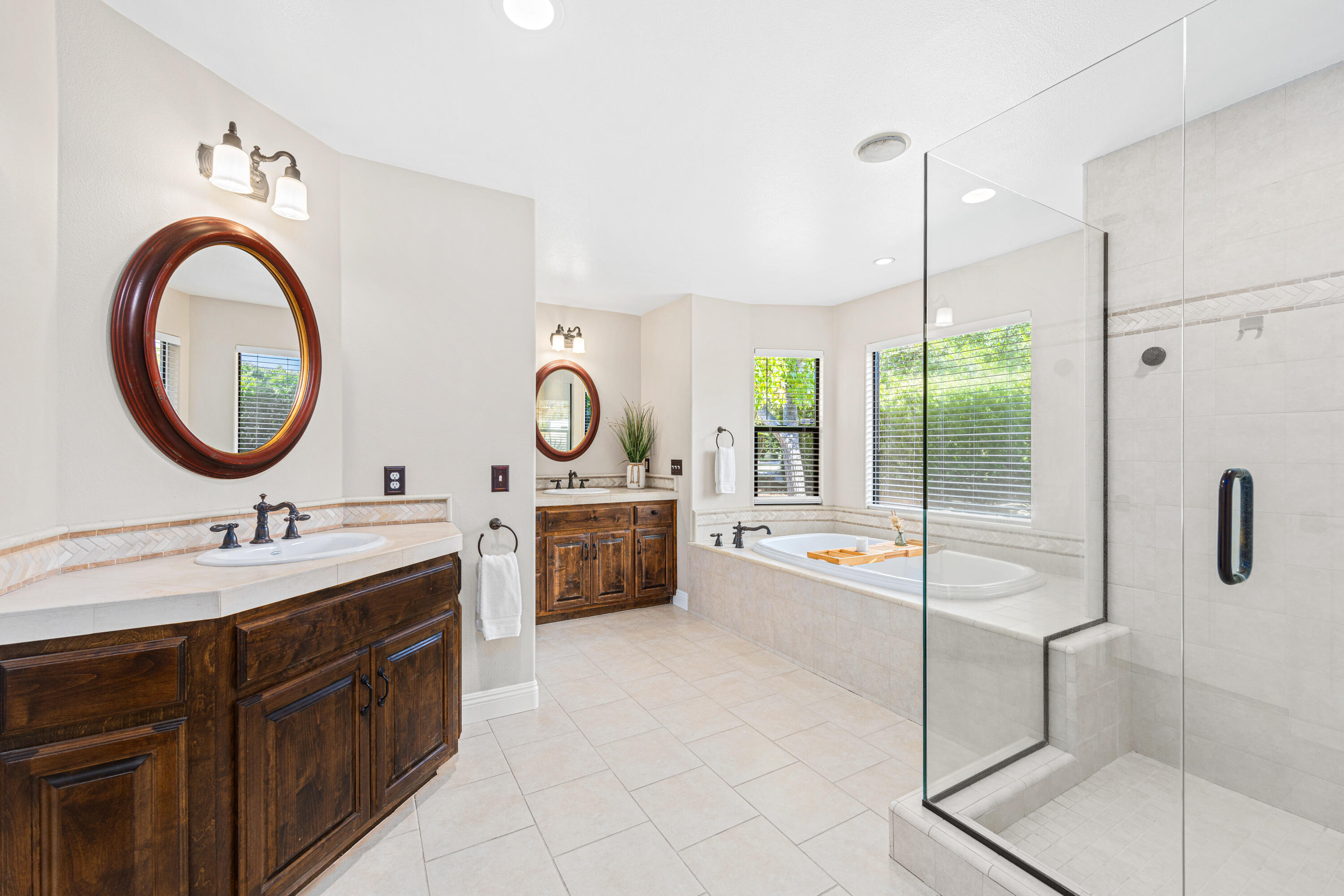 Solvang, California 93463, United States, 4 Bedrooms Bedrooms, ,2 BathroomsBathrooms,Residential,Pending,34268