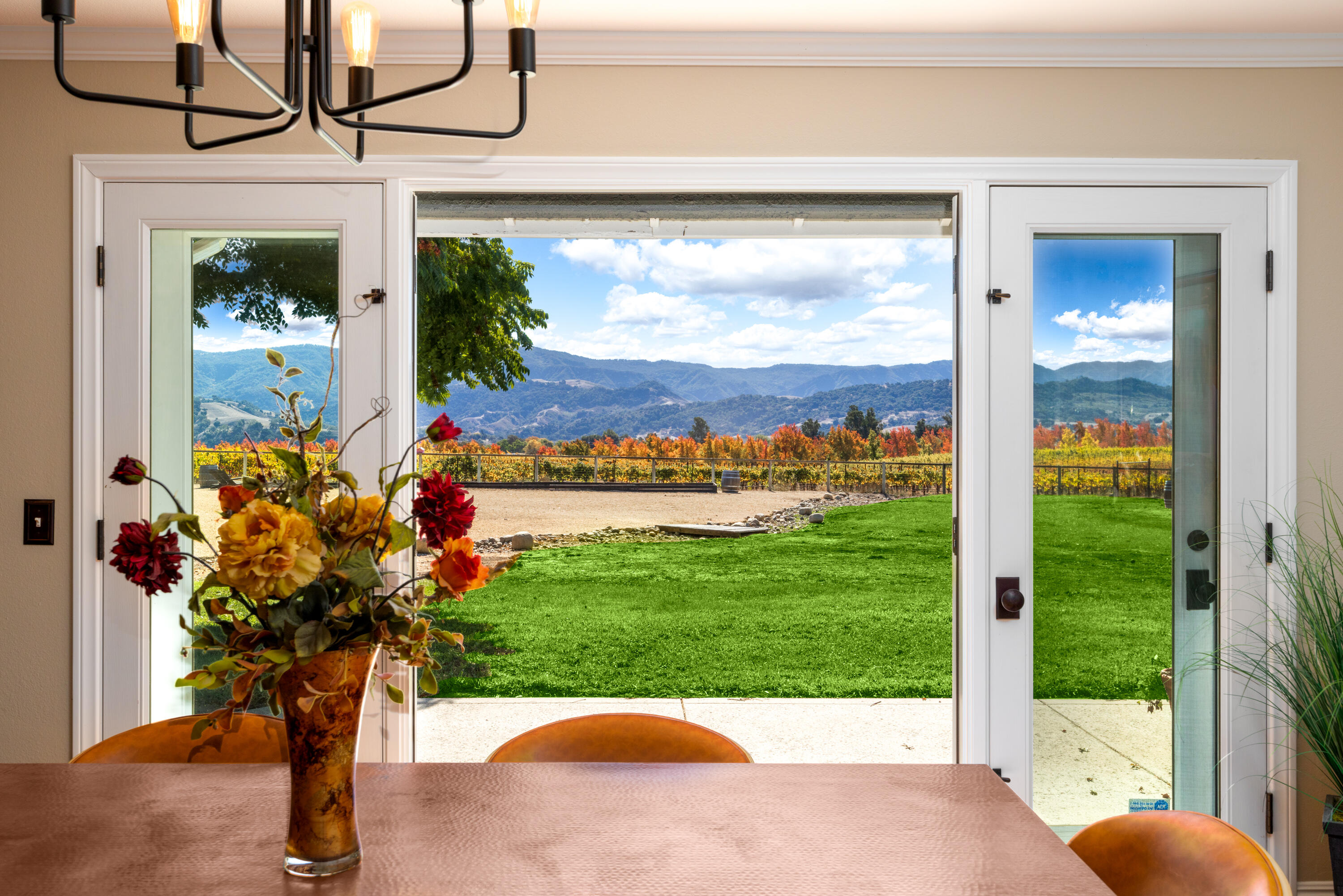 Solvang, California 93463, United States, 4 Bedrooms Bedrooms, ,2 BathroomsBathrooms,Residential,Pending,34268