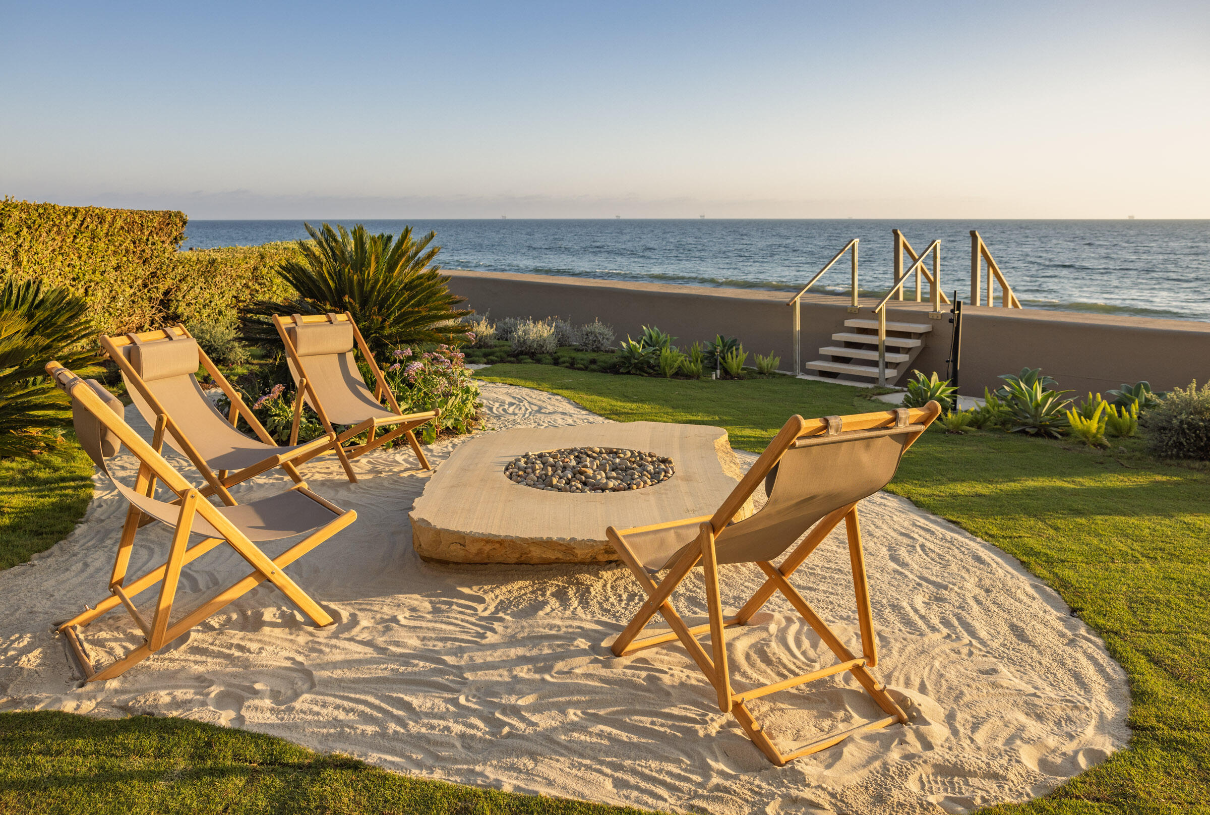 Carpinteria, California 93013, United States, 6 Bedrooms Bedrooms, ,7 BathroomsBathrooms,Residential,Active,228585