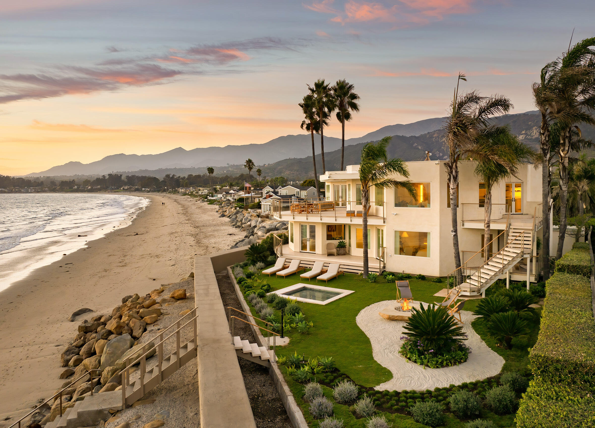 Carpinteria, California 93013, United States, 6 Bedrooms Bedrooms, ,7 BathroomsBathrooms,Residential,Active,228585