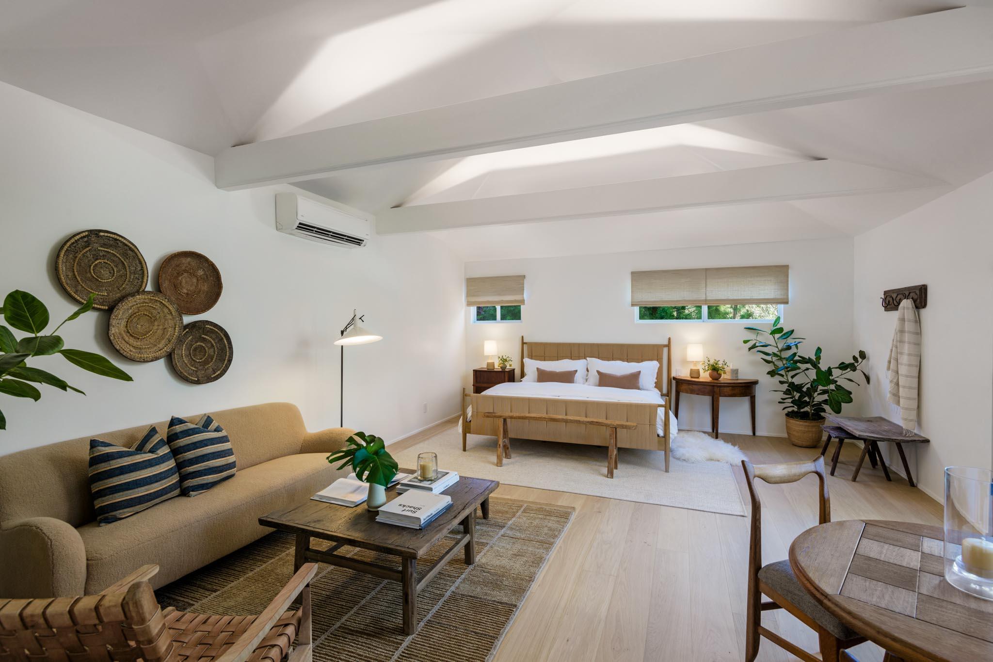 Carpinteria, California 93013, United States, 6 Bedrooms Bedrooms, ,7 BathroomsBathrooms,Residential,Active,228585