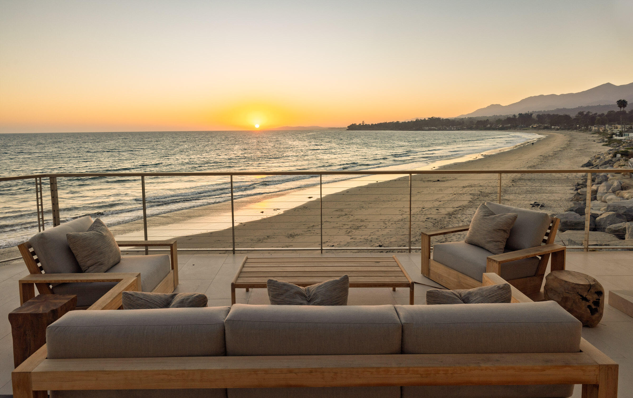 Carpinteria, California 93013, United States, 6 Bedrooms Bedrooms, ,7 BathroomsBathrooms,Residential,Active,228585