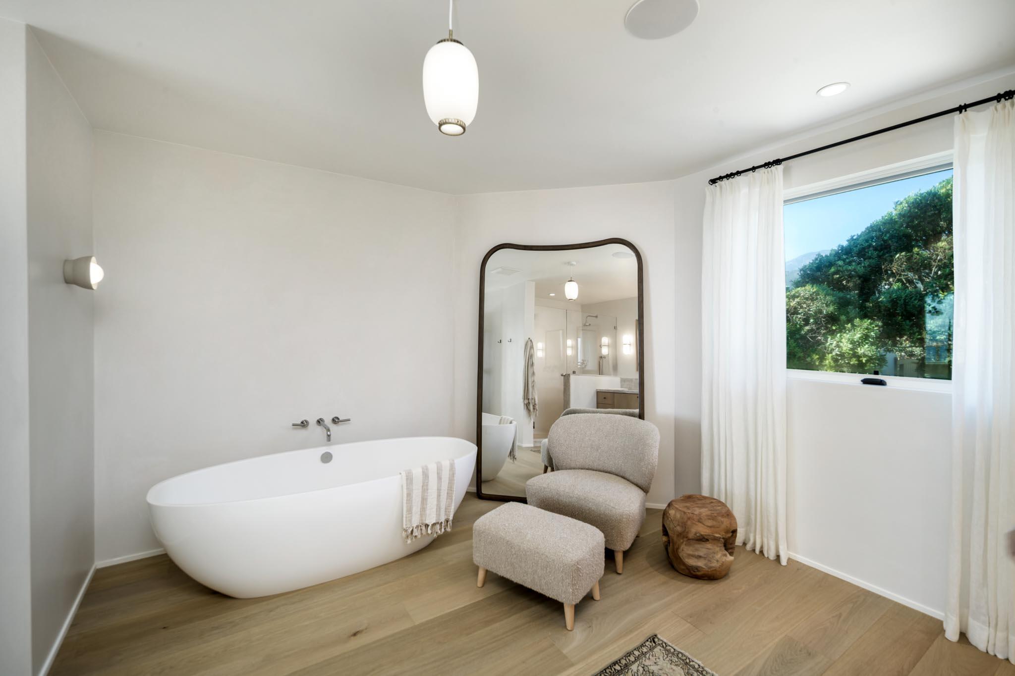 Carpinteria, California 93013, United States, 6 Bedrooms Bedrooms, ,7 BathroomsBathrooms,Residential,Active,228585