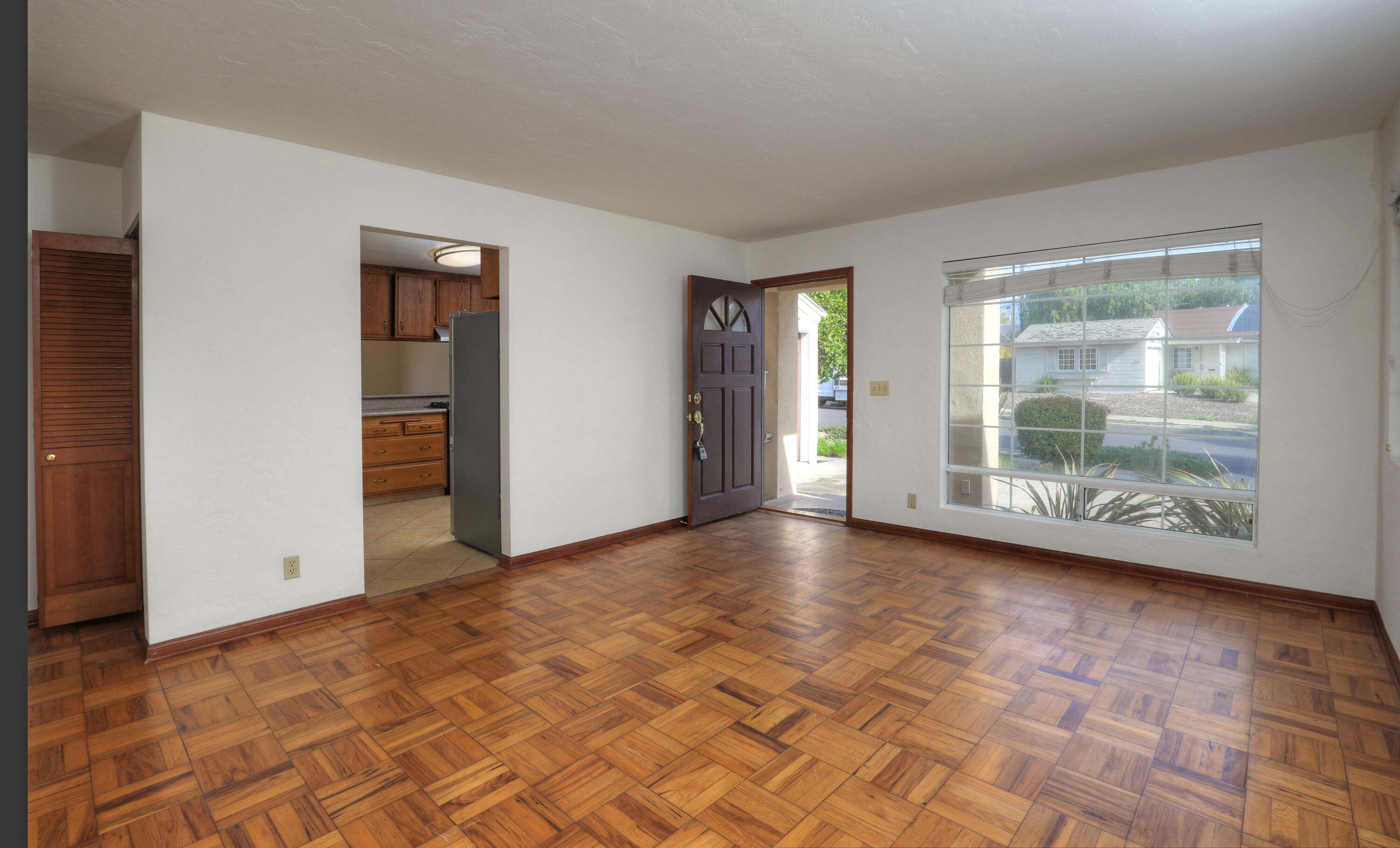 Santa Barbara, California 93109, United States, 3 Bedrooms Bedrooms, ,2 BathroomsBathrooms,Residential,Active,688