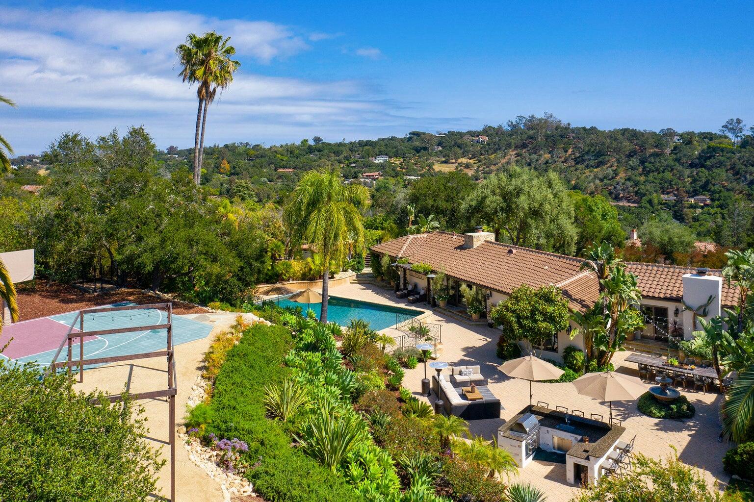 Santa Barbara, California 93105, United States, 4 Bedrooms Bedrooms, ,6 BathroomsBathrooms,Residential,Active,232667