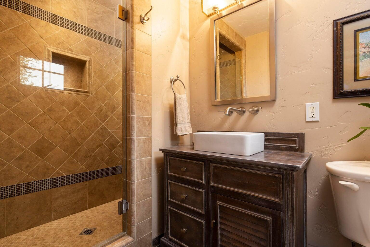 Santa Barbara, California 93105, United States, 4 Bedrooms Bedrooms, ,6 BathroomsBathrooms,Residential,Active,232667