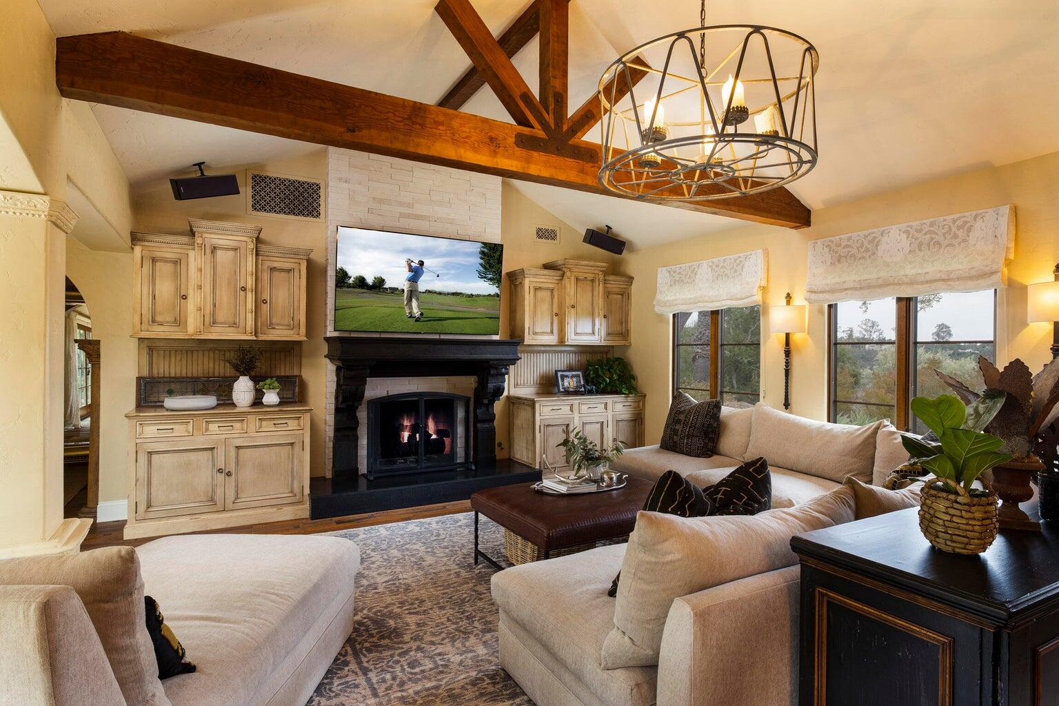 Santa Barbara, California 93105, United States, 4 Bedrooms Bedrooms, ,6 BathroomsBathrooms,Residential,Active,232667