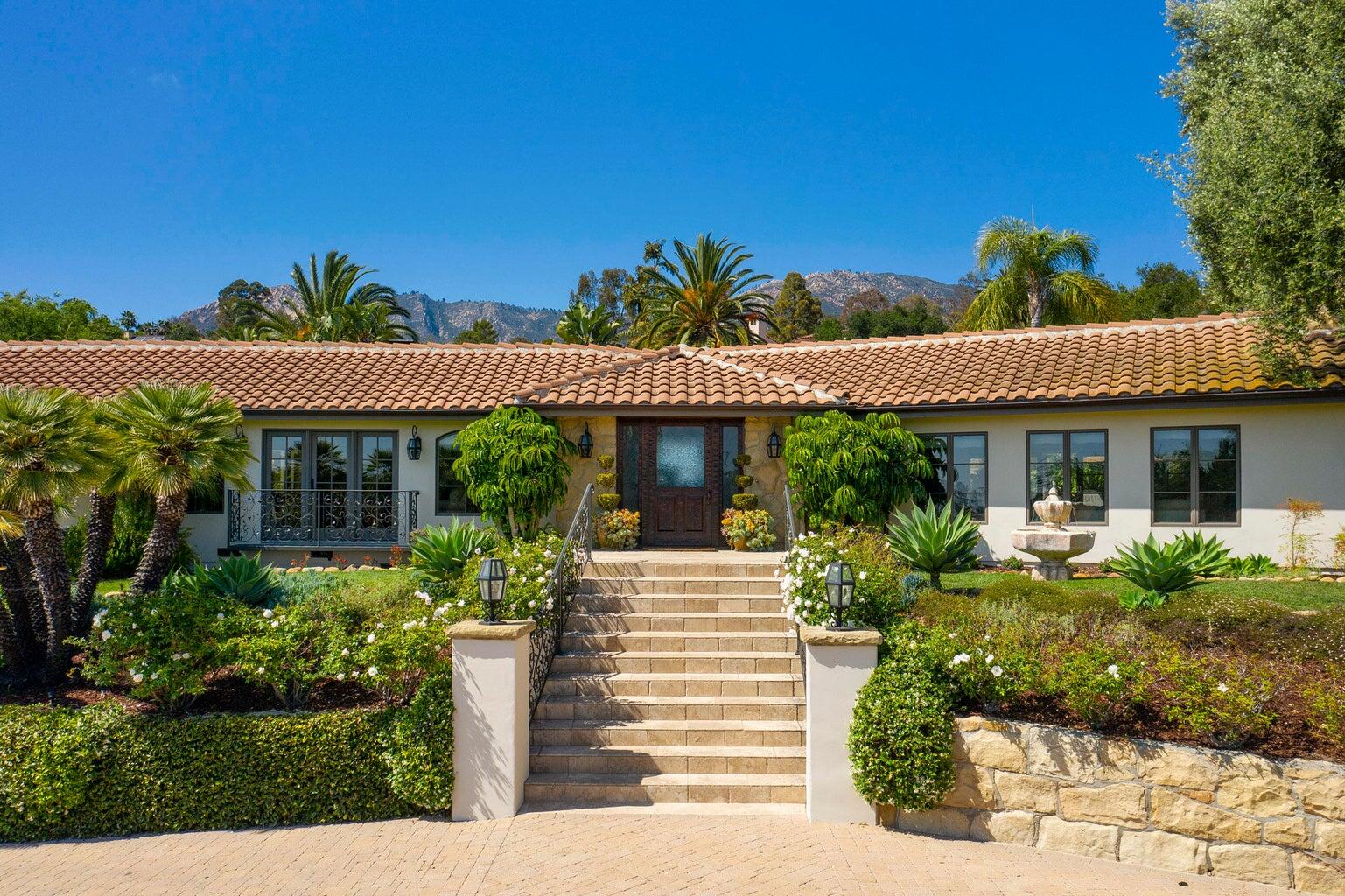 Santa Barbara, California 93105, United States, 4 Bedrooms Bedrooms, ,6 BathroomsBathrooms,Residential,Active,232667