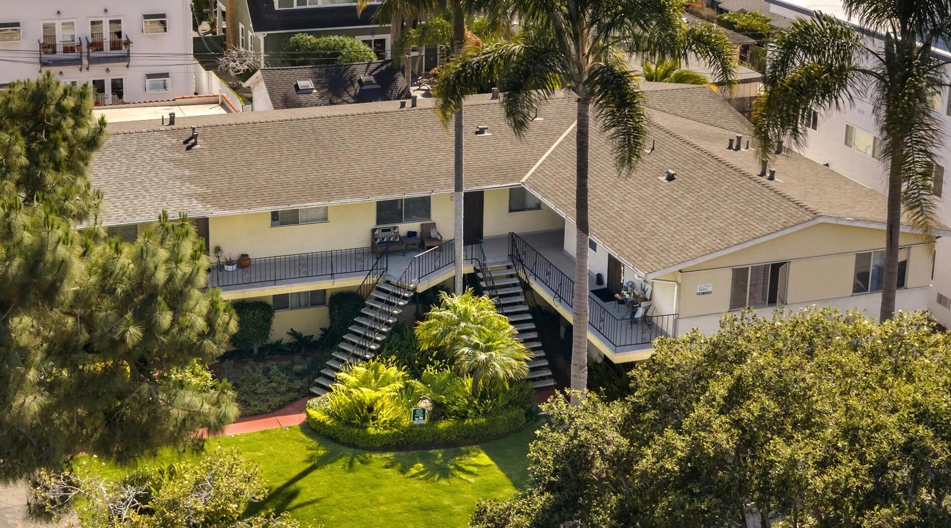 412 Corona Del Mar