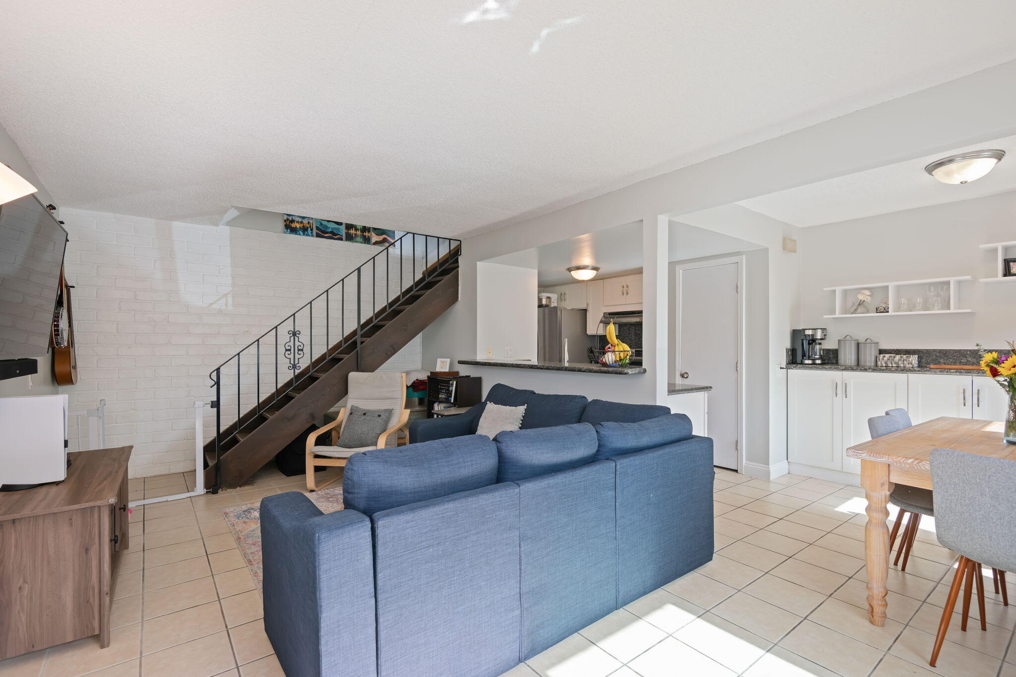 Carpinteria, California 93013, United States, 2 Bedrooms Bedrooms, ,1 BathroomBathrooms,Residential,Pending,205684