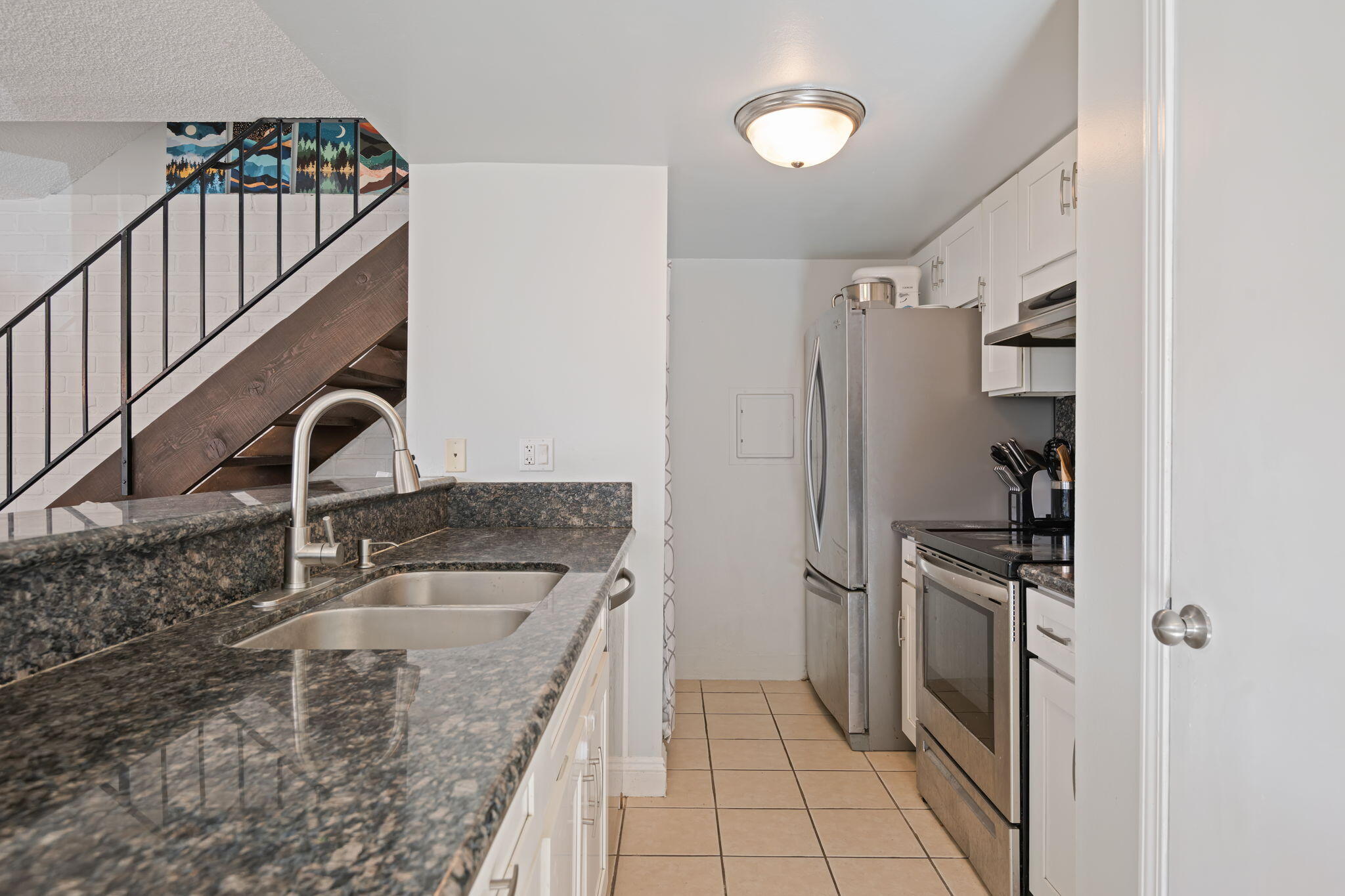 Carpinteria, California 93013, United States, 2 Bedrooms Bedrooms, ,1 BathroomBathrooms,Residential,Pending,205684