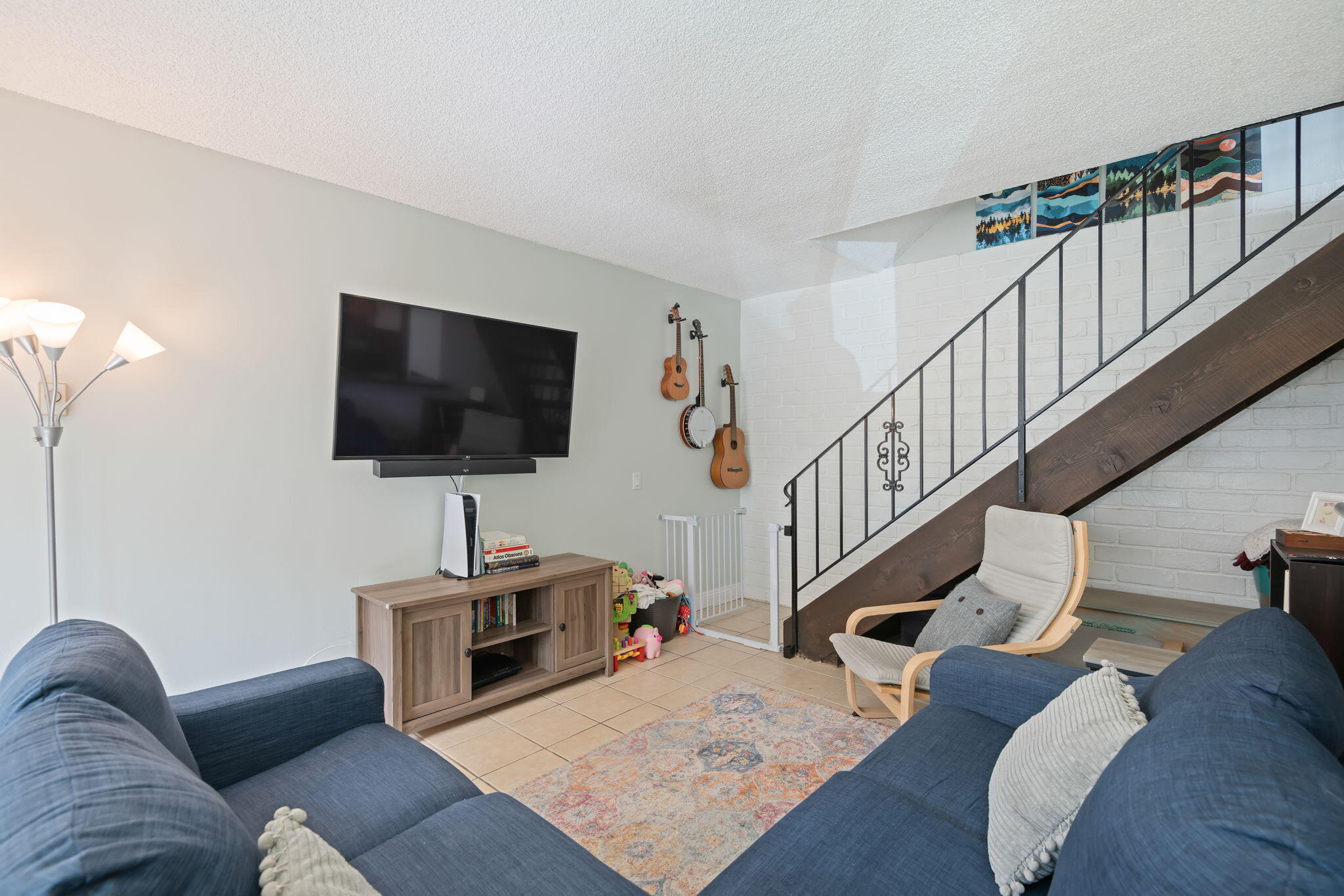 Carpinteria, California 93013, United States, 2 Bedrooms Bedrooms, ,1 BathroomBathrooms,Residential,Pending,205684