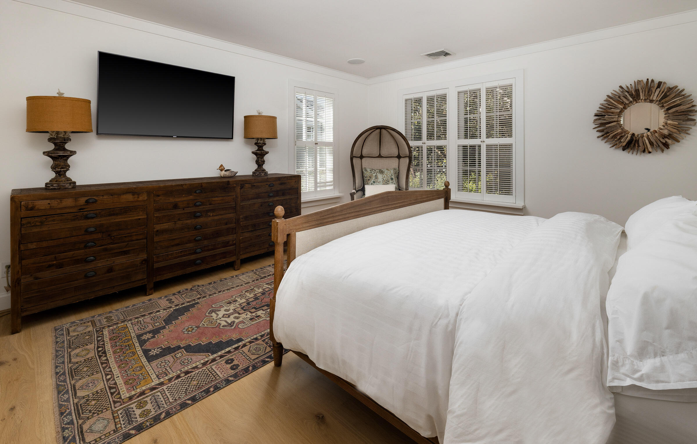 Carpinteria, California 93013, United States, 4 Bedrooms Bedrooms, ,5 BathroomsBathrooms,Residential,Active,238307