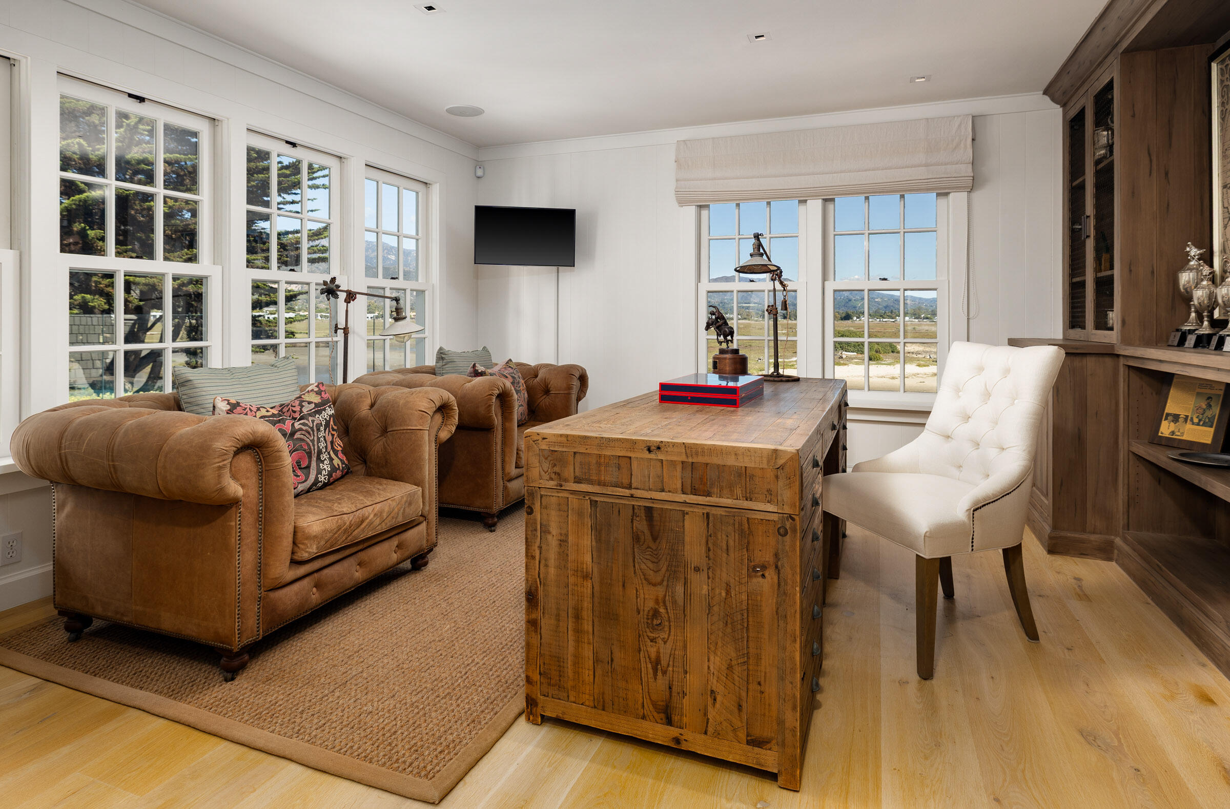 Carpinteria, California 93013, United States, 4 Bedrooms Bedrooms, ,5 BathroomsBathrooms,Residential,Active,238307