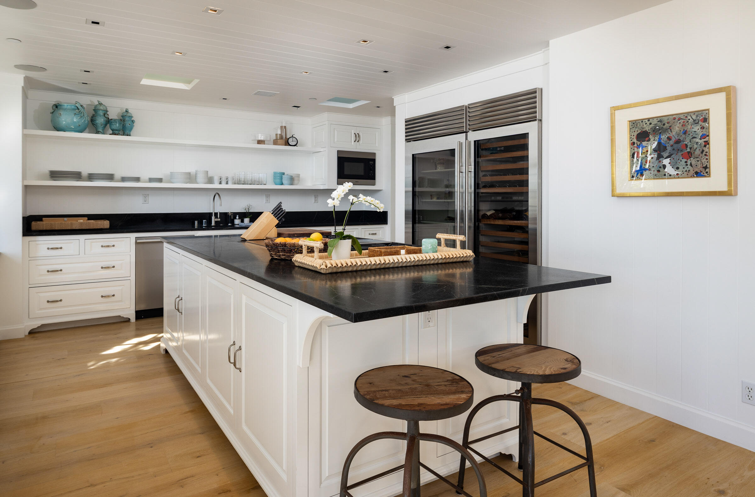 Carpinteria, California 93013, United States, 4 Bedrooms Bedrooms, ,5 BathroomsBathrooms,Residential,Active,238307