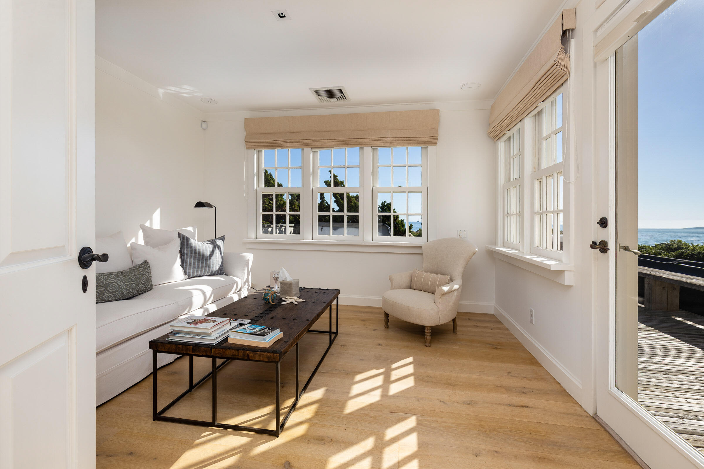 Carpinteria, California 93013, United States, 4 Bedrooms Bedrooms, ,5 BathroomsBathrooms,Residential,Active,238307