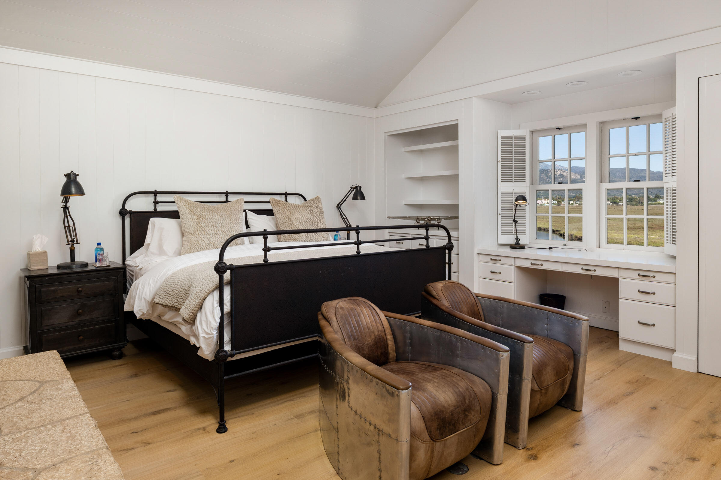 Carpinteria, California 93013, United States, 4 Bedrooms Bedrooms, ,5 BathroomsBathrooms,Residential,Active,238307