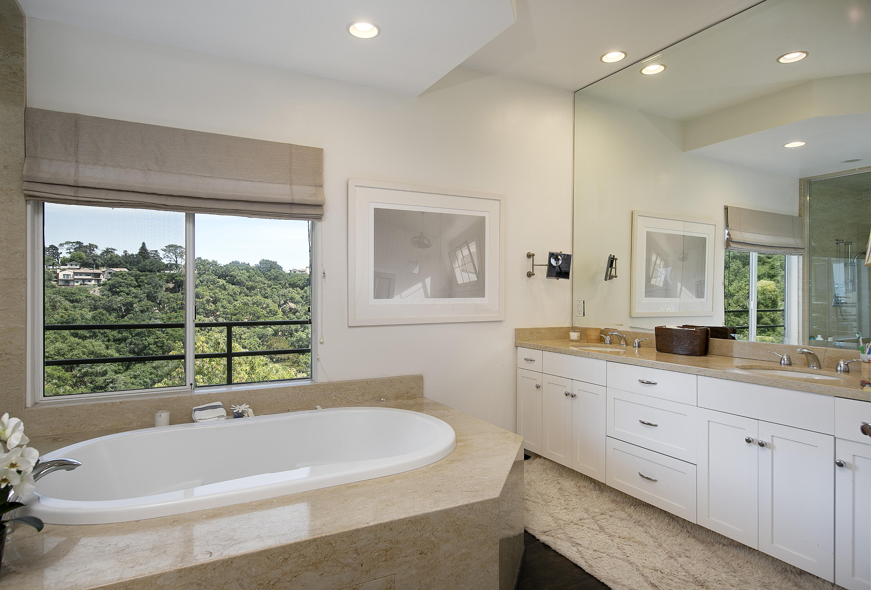 Santa Barbara, California 93103, United States, 4 Bedrooms Bedrooms, ,5 BathroomsBathrooms,Residential,Active,116302