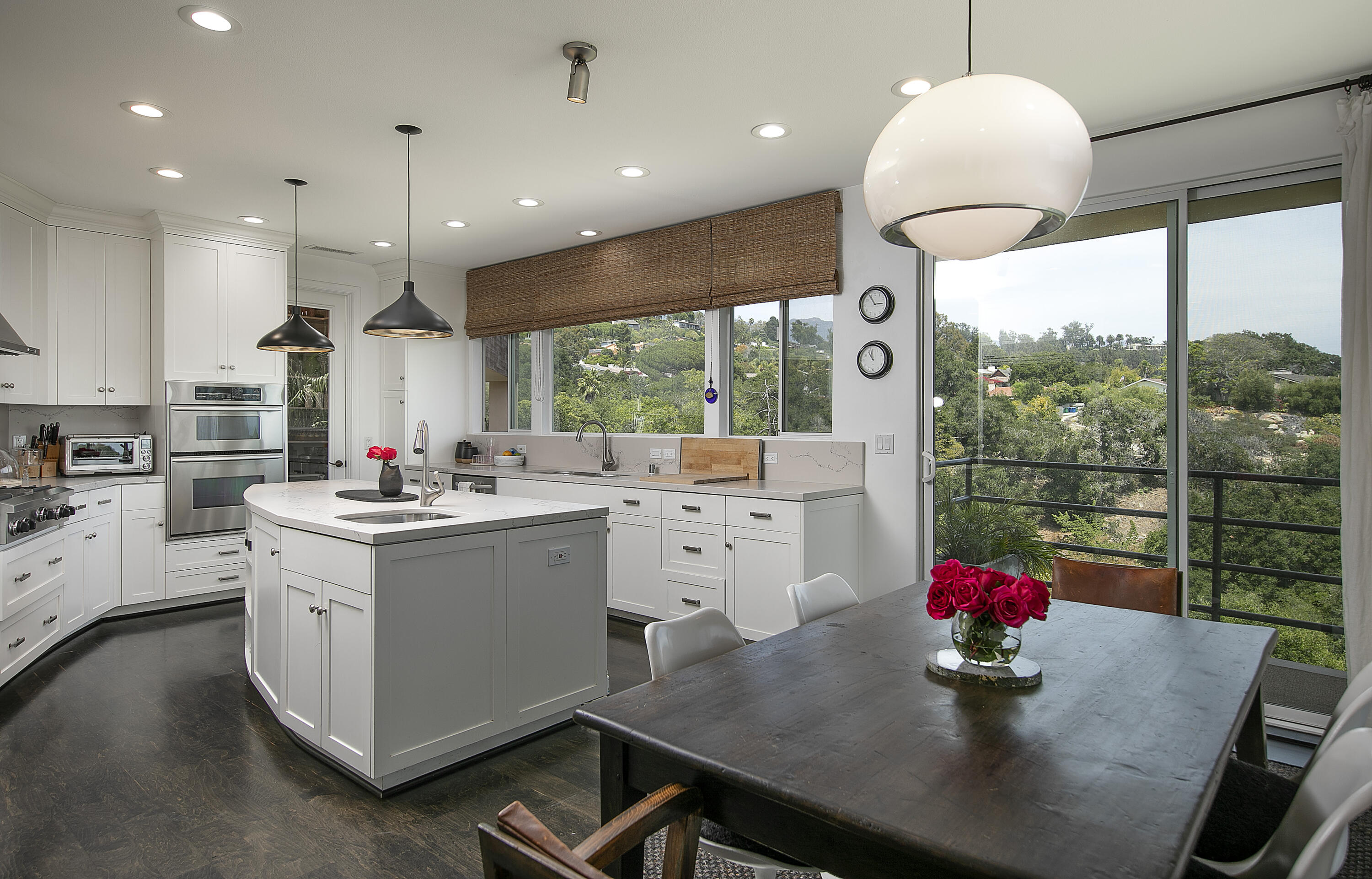 Santa Barbara, California 93103, United States, 4 Bedrooms Bedrooms, ,5 BathroomsBathrooms,Residential,Active,116302