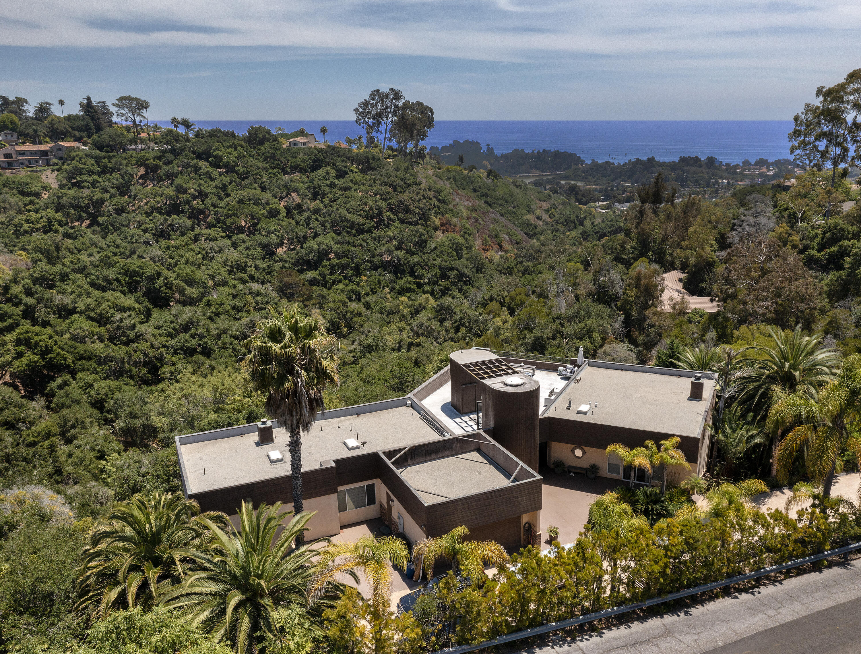 Santa Barbara, California 93103, United States, 4 Bedrooms Bedrooms, ,5 BathroomsBathrooms,Residential,Active,116302