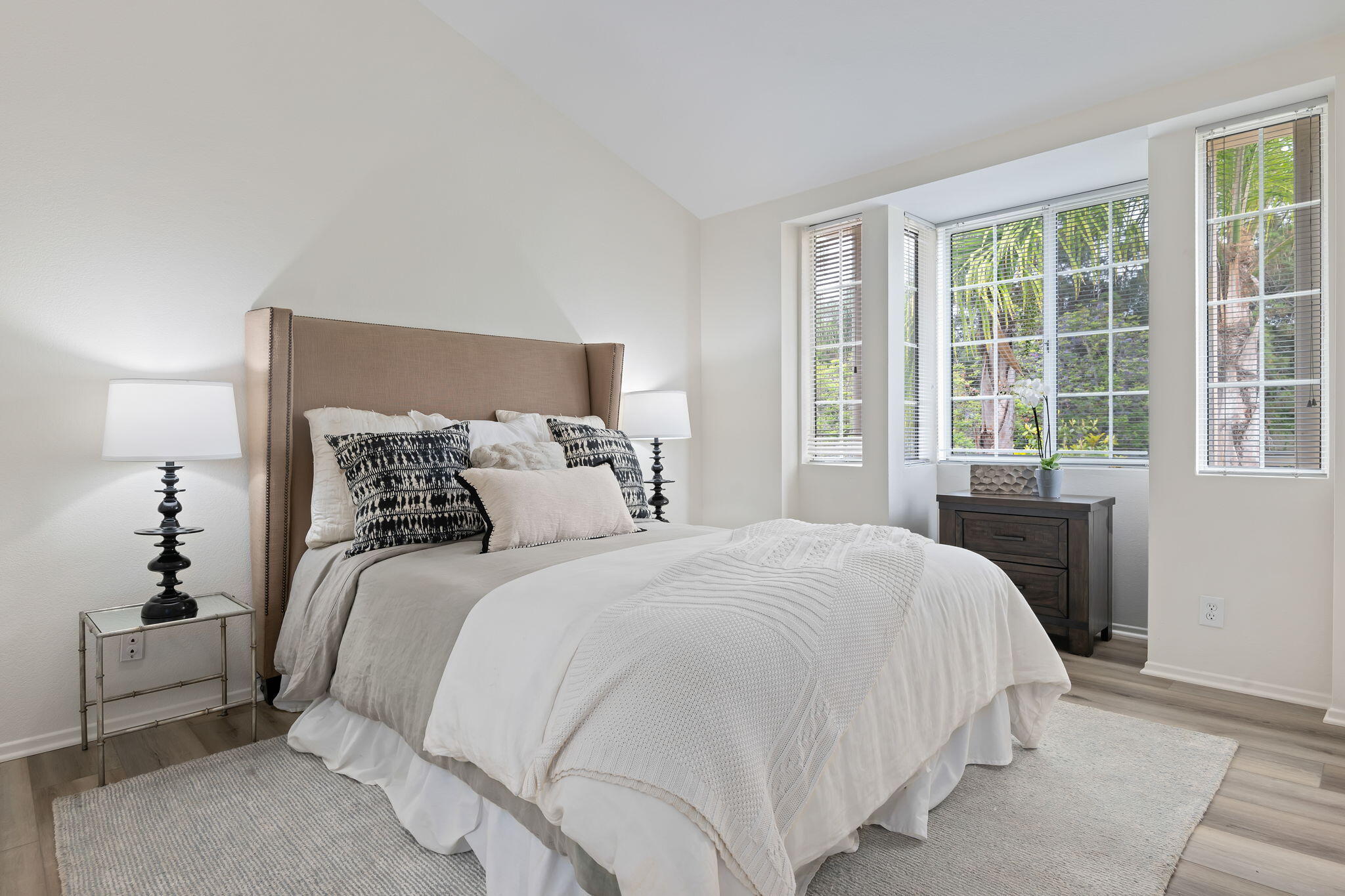 Santa Barbara, California 93105, United States, 3 Bedrooms Bedrooms, ,3 BathroomsBathrooms,Residential,Active,146516