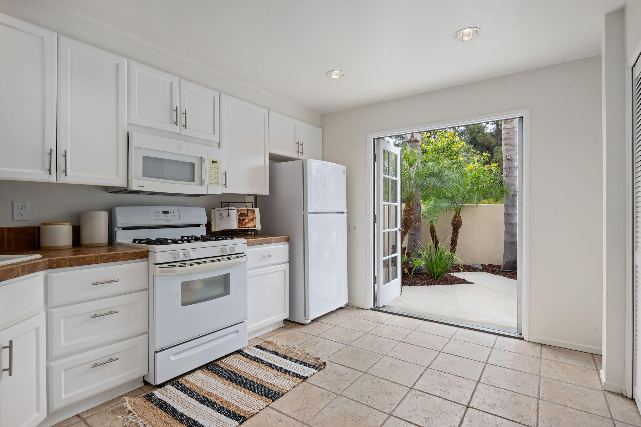 Santa Barbara, California 93105, United States, 3 Bedrooms Bedrooms, ,3 BathroomsBathrooms,Residential,Active,146516