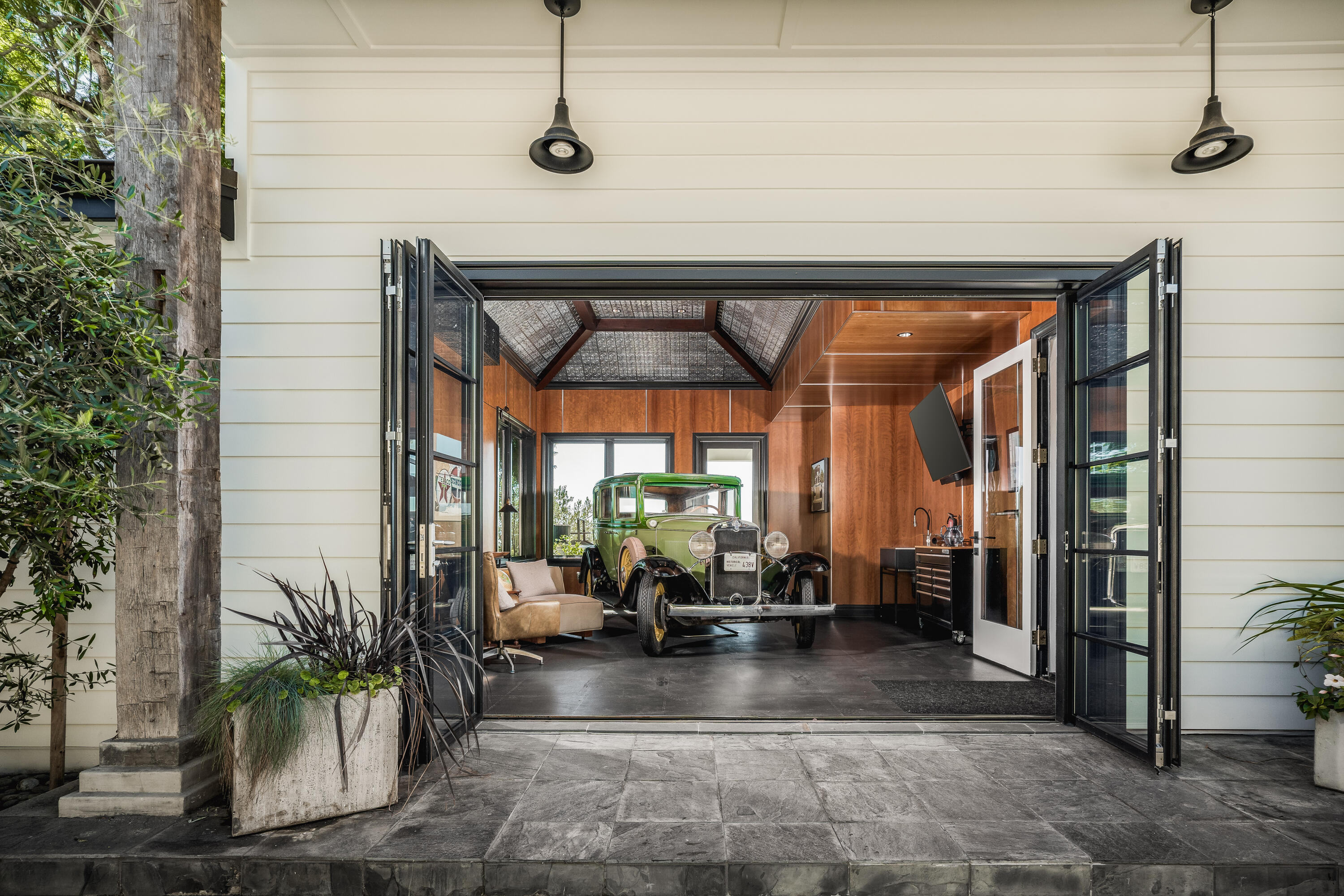 Santa Barbara, California 93110, United States, 6 Bedrooms Bedrooms, ,8 BathroomsBathrooms,Residential,Active,227252