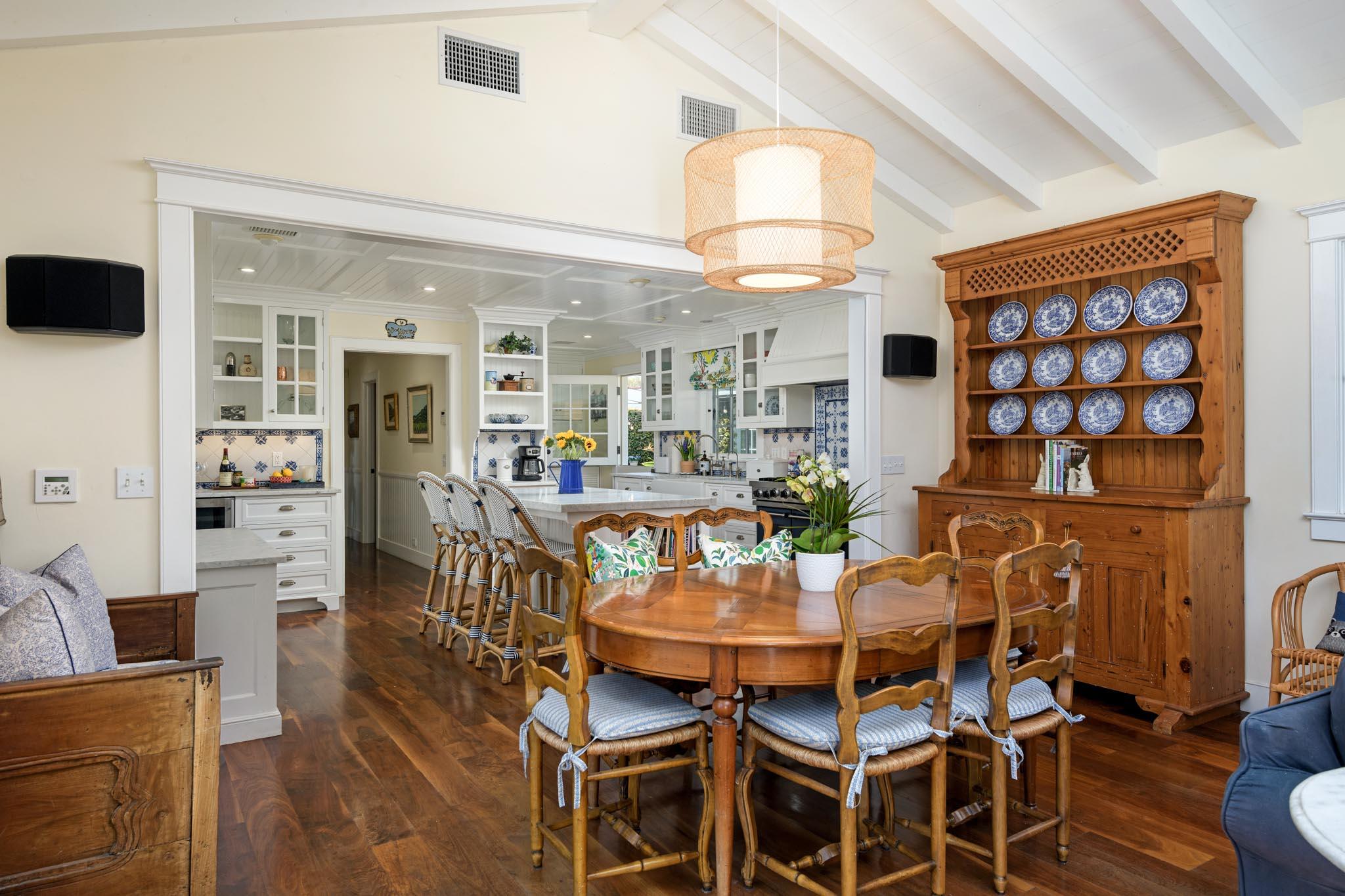 Santa Barbara, California 93108, United States, 5 Bedrooms Bedrooms, ,4 BathroomsBathrooms,Residential,Active,87427