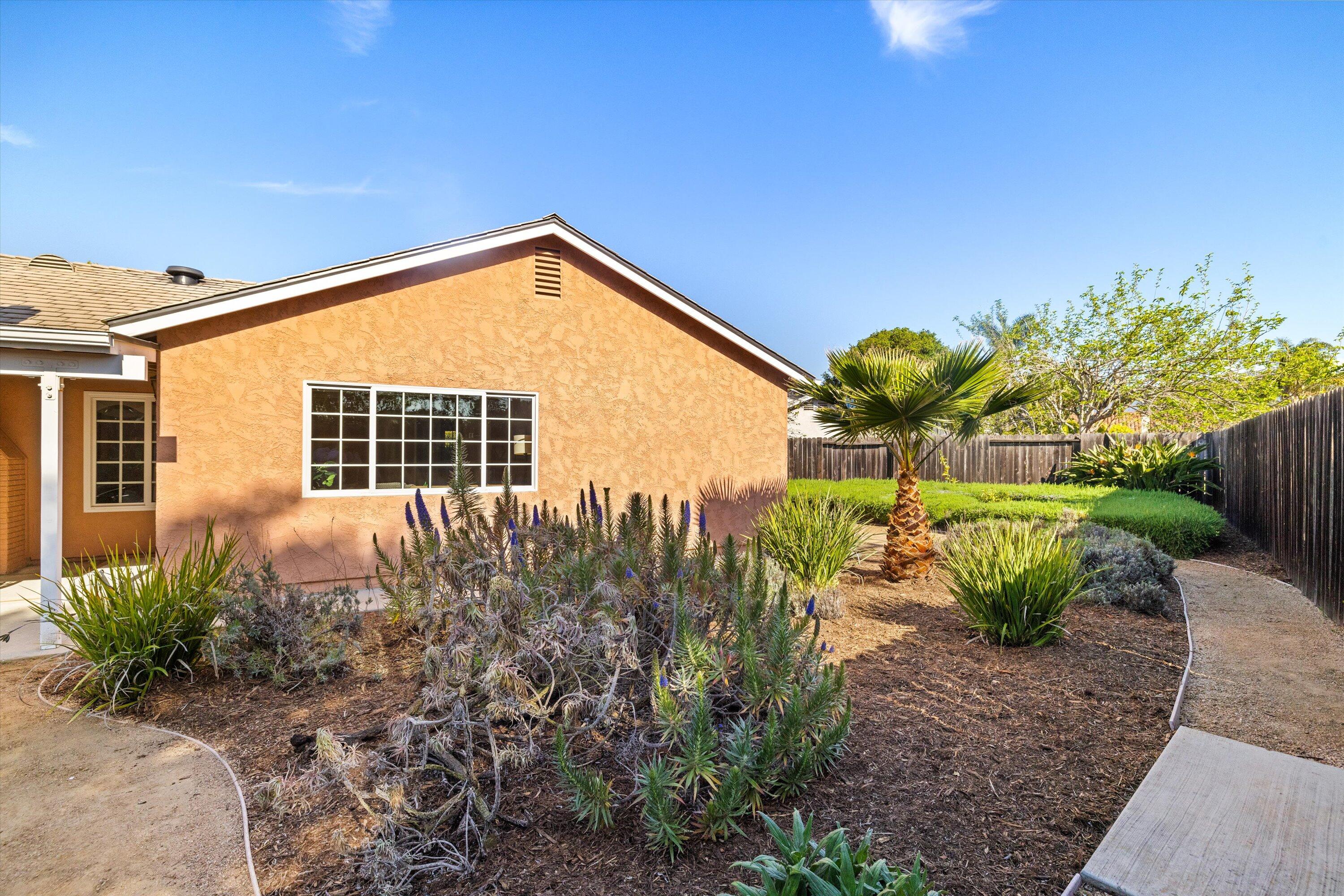 Santa Barbara, California 93111, United States, 3 Bedrooms Bedrooms, ,2 BathroomsBathrooms,Residential,Pending,105935