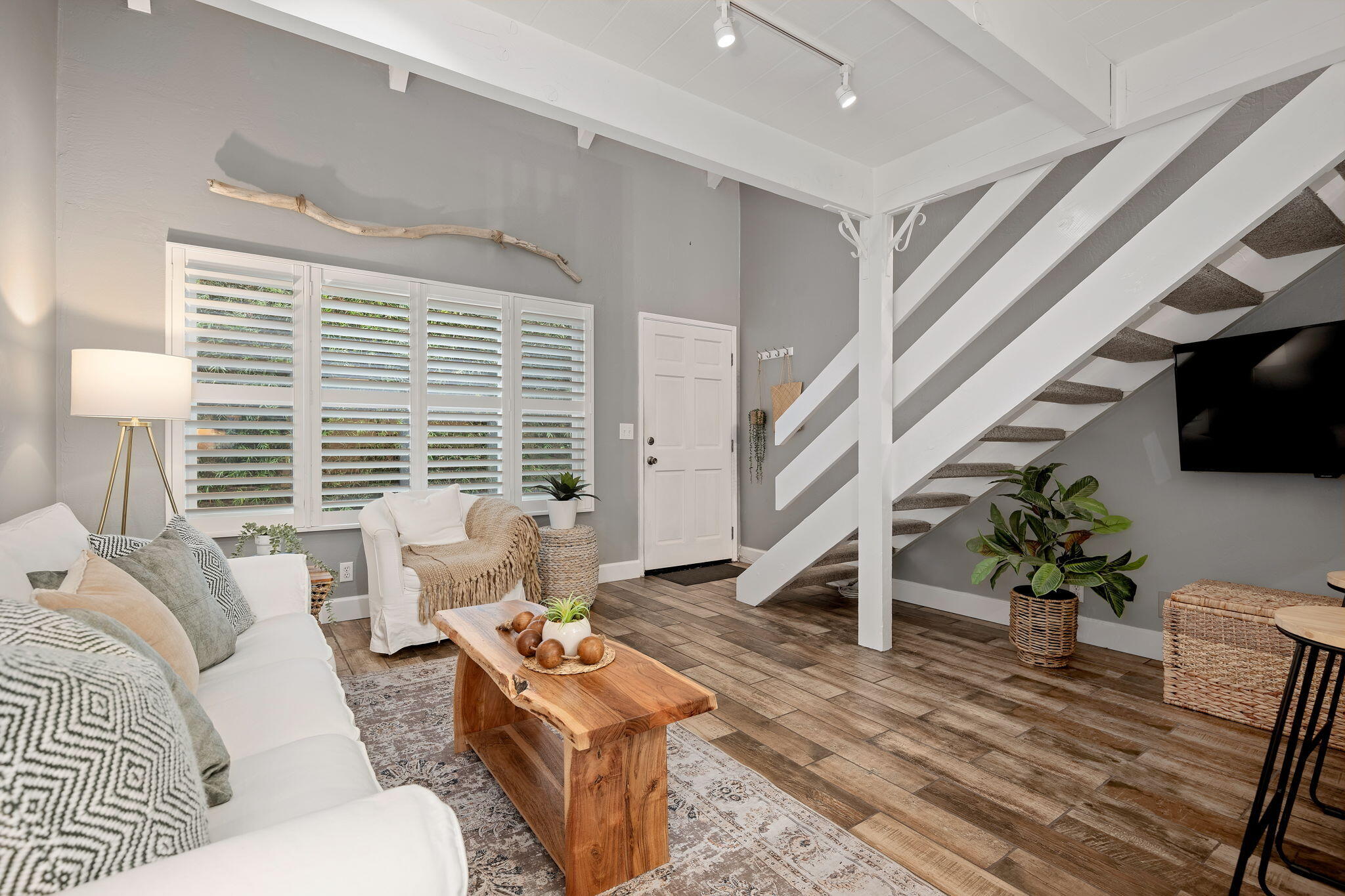 220 Elm Avenue Apt 19