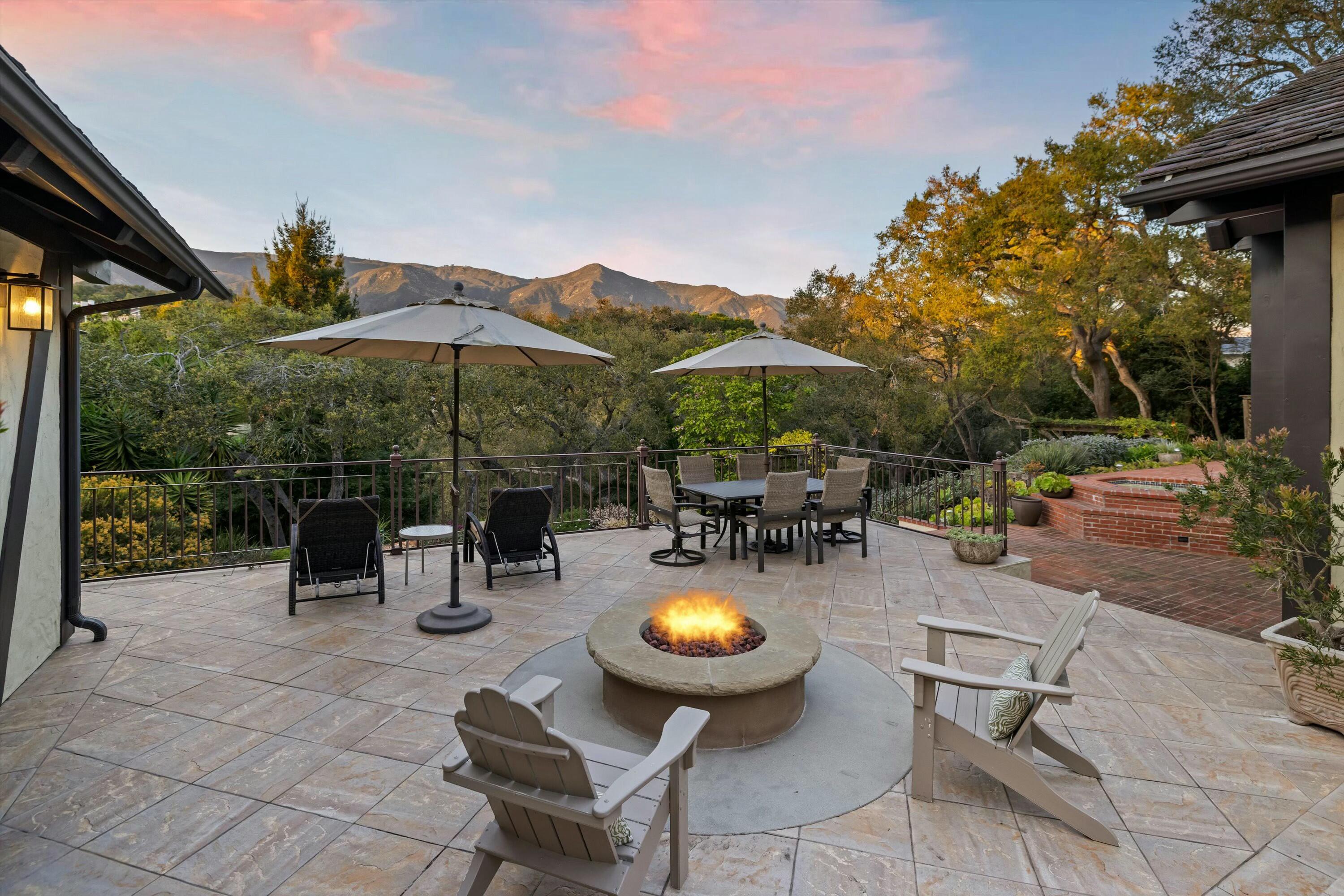 Santa Barbara, California 93108, United States, 4 Bedrooms Bedrooms, ,5 BathroomsBathrooms,Residential,Active,85076