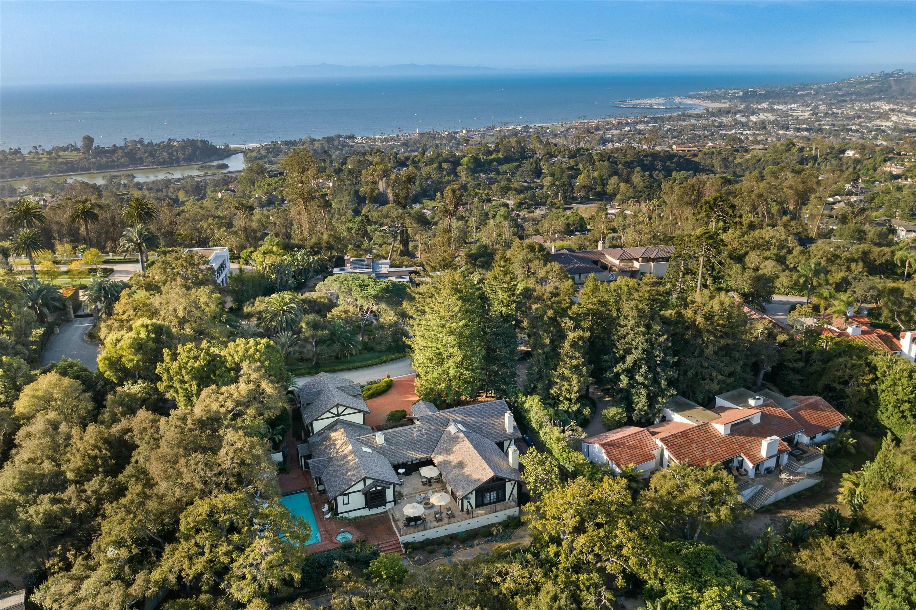 Santa Barbara, California 93108, United States, 4 Bedrooms Bedrooms, ,5 BathroomsBathrooms,Residential,Active,85076