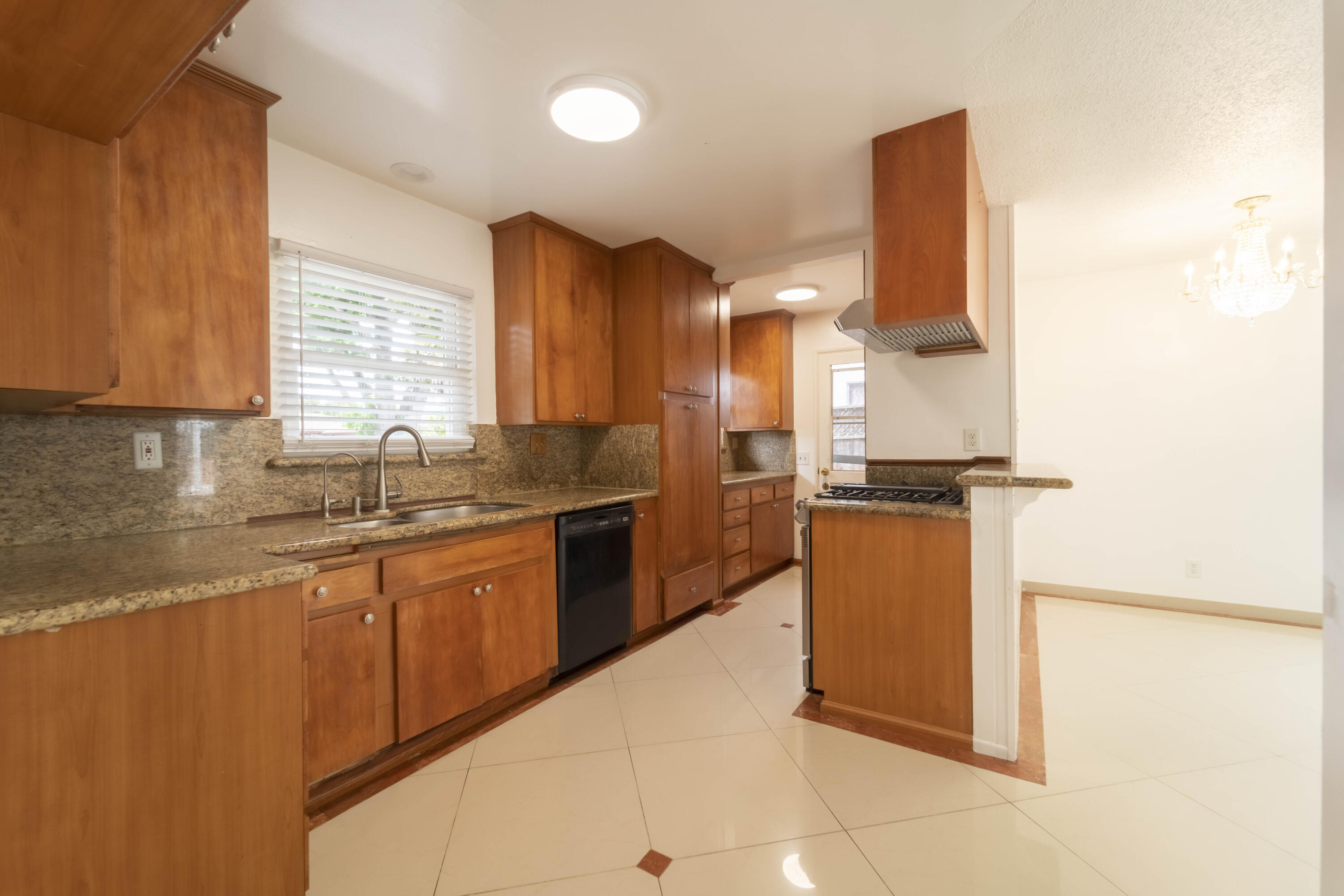 126 Santa Ana Ave Avenue