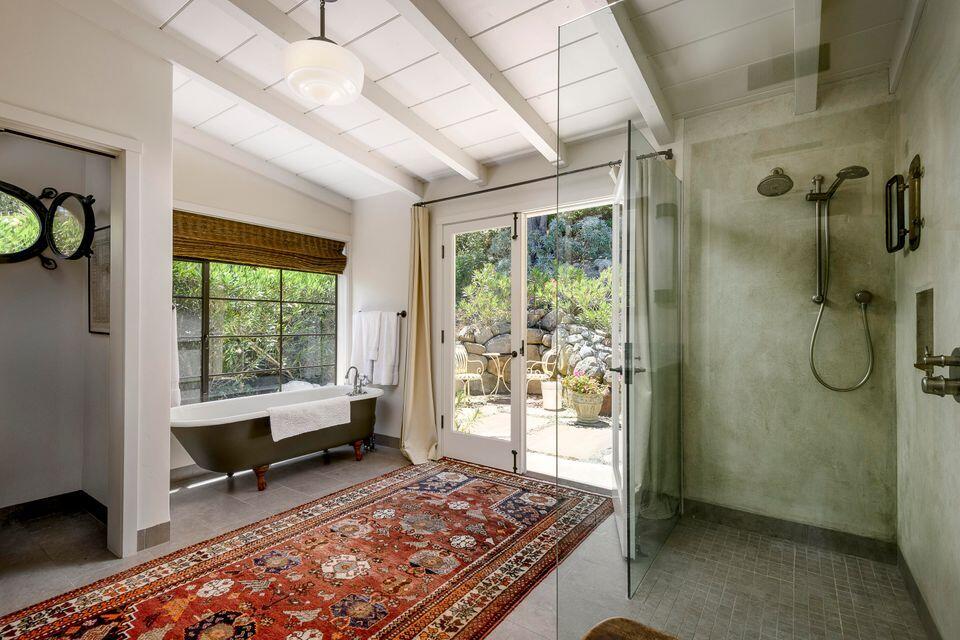 Montecito, California 93108, United States, 3 Bedrooms Bedrooms, ,3 BathroomsBathrooms,Residential,Active,153530
