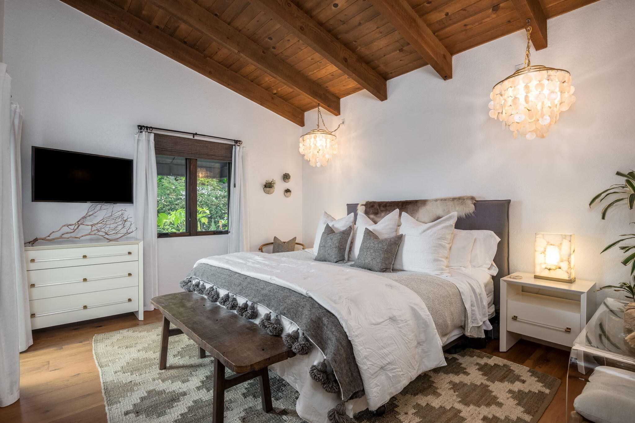 Santa Barbara, California 93109, United States, 4 Bedrooms Bedrooms, ,4 BathroomsBathrooms,Residential,Active,119267