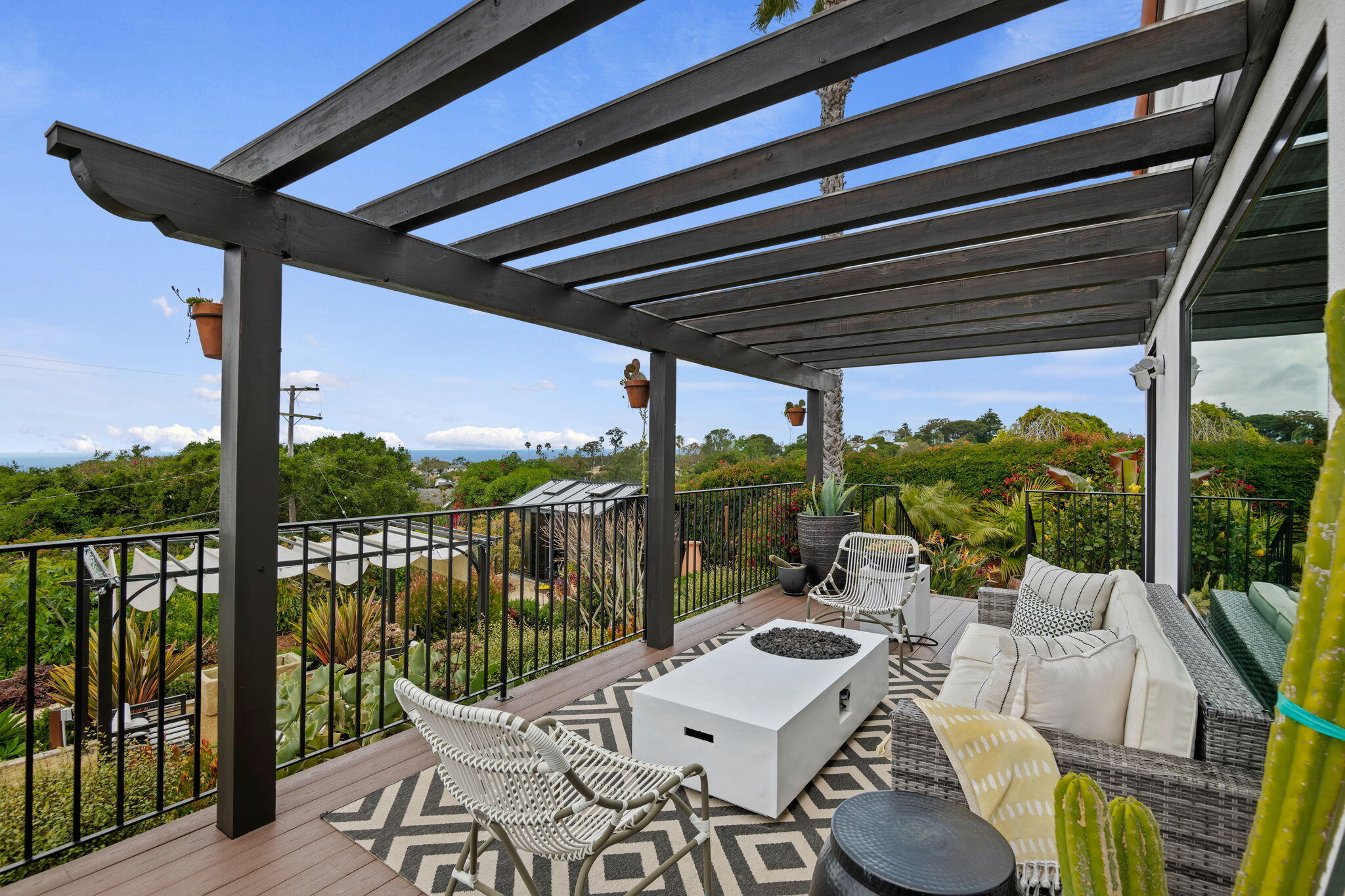 Santa Barbara, California 93109, United States, 4 Bedrooms Bedrooms, ,4 BathroomsBathrooms,Residential,Active,119267