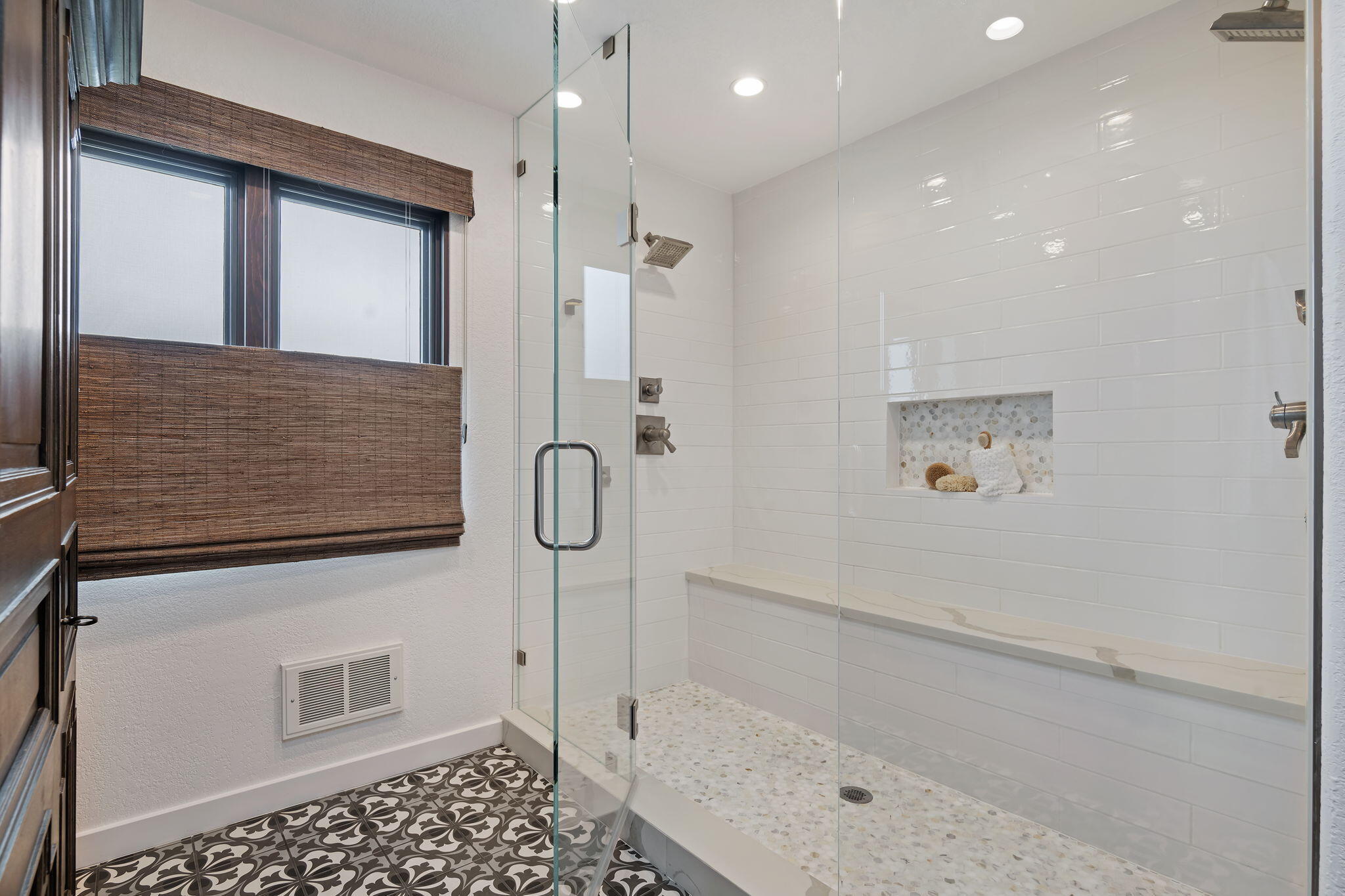 Santa Barbara, California 93109, United States, 4 Bedrooms Bedrooms, ,4 BathroomsBathrooms,Residential,Active,119267