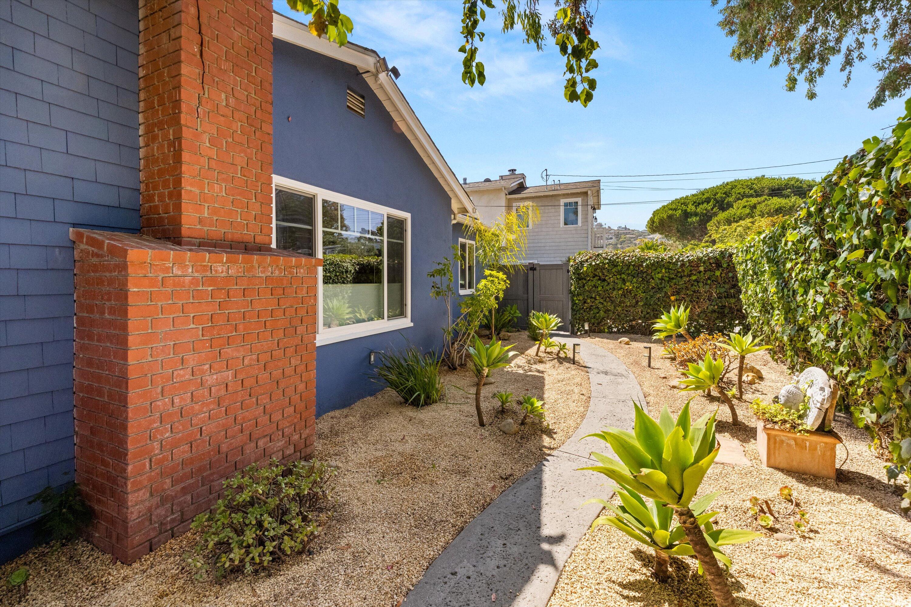 Santa Barbara, California 93109, United States, 3 Bedrooms Bedrooms, ,2 BathroomsBathrooms,Residential,Active,187672