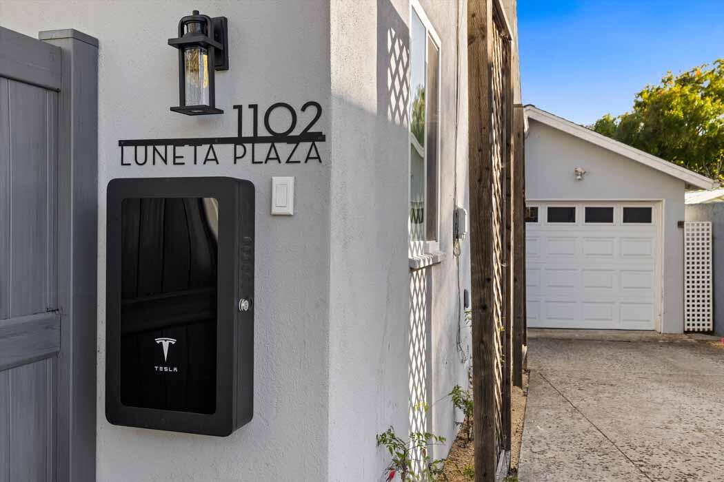 Santa Barbara, California 93109, United States, 3 Bedrooms Bedrooms, ,2 BathroomsBathrooms,Residential,Active,187672