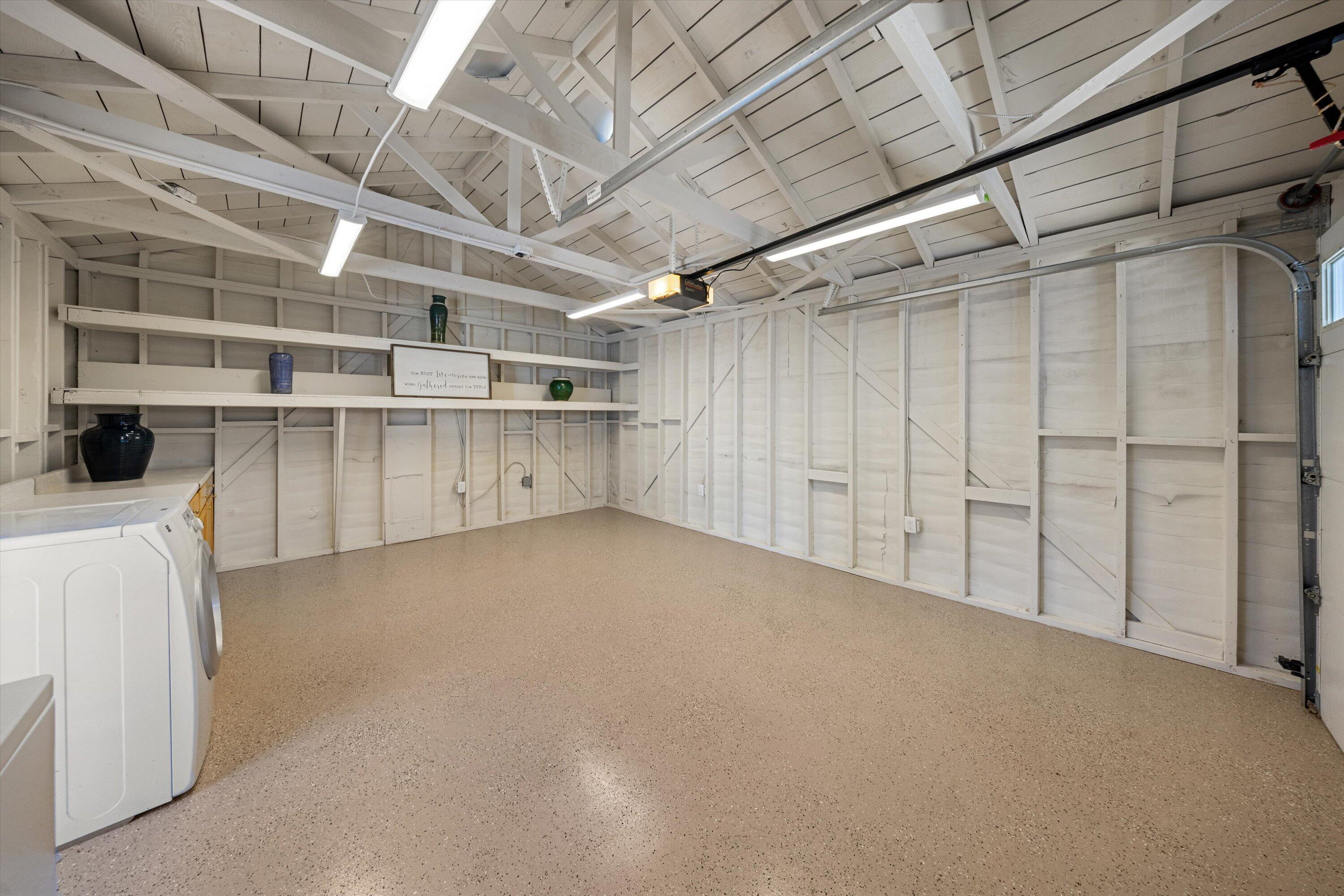 Santa Barbara, California 93109, United States, 3 Bedrooms Bedrooms, ,2 BathroomsBathrooms,Residential,Active,187672